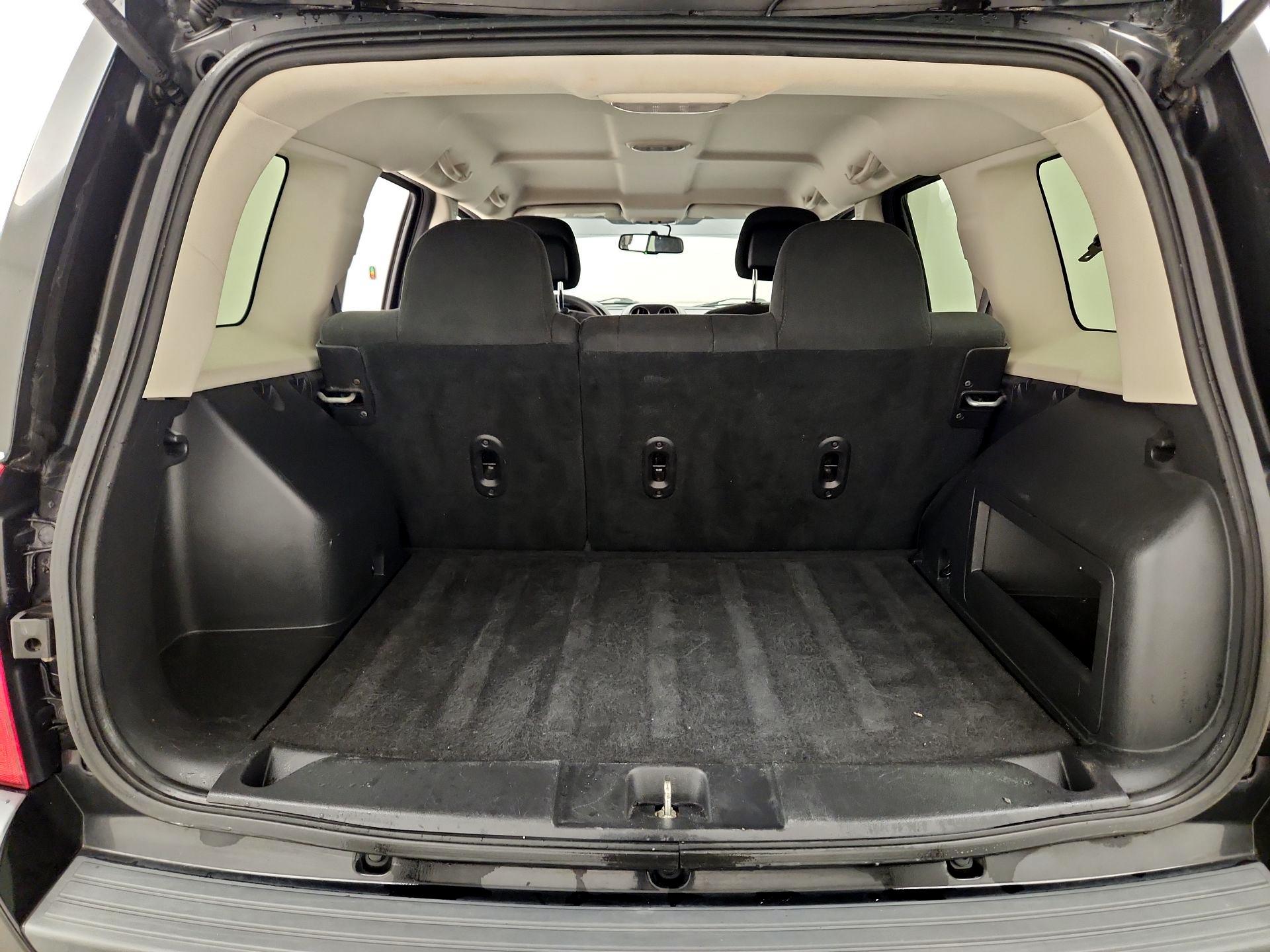 Thumbnail: 2016 Jeep Patriot - 15