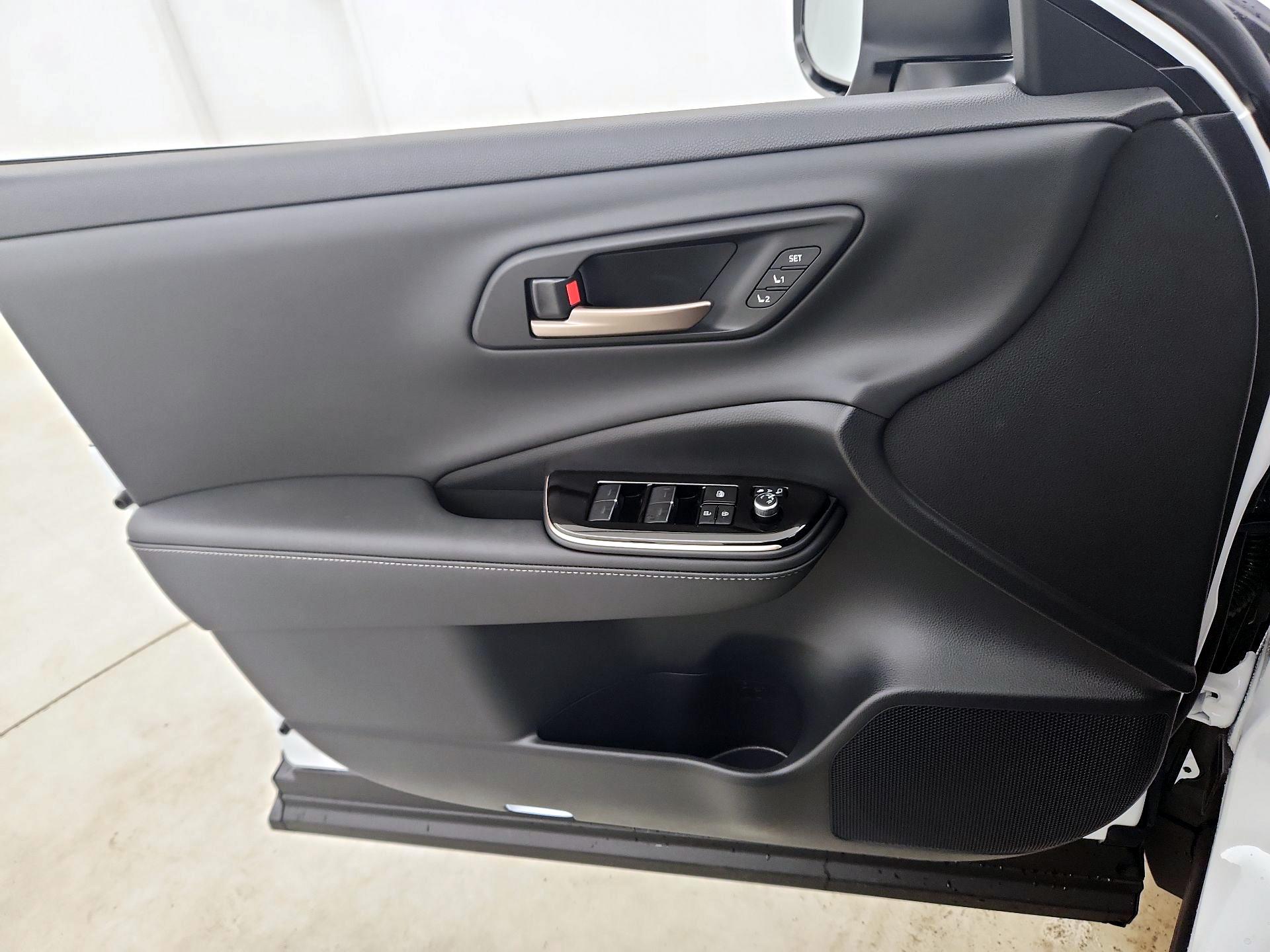 Thumbnail: 2026 Toyota Crown - 12