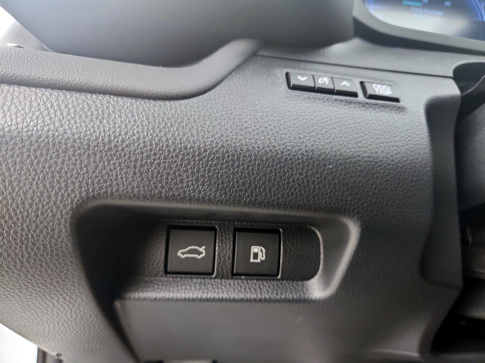 Thumbnail: 2026 Toyota Crown - 13