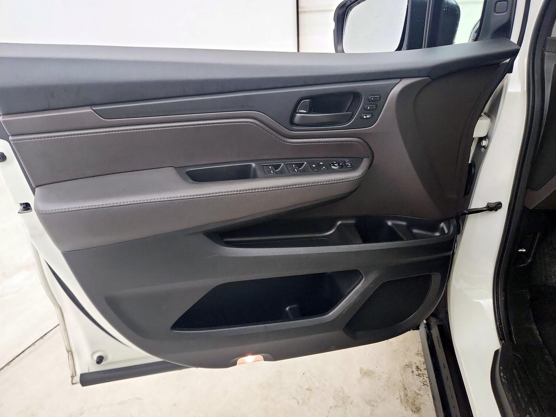 Thumbnail: 2018 Honda Odyssey - 12