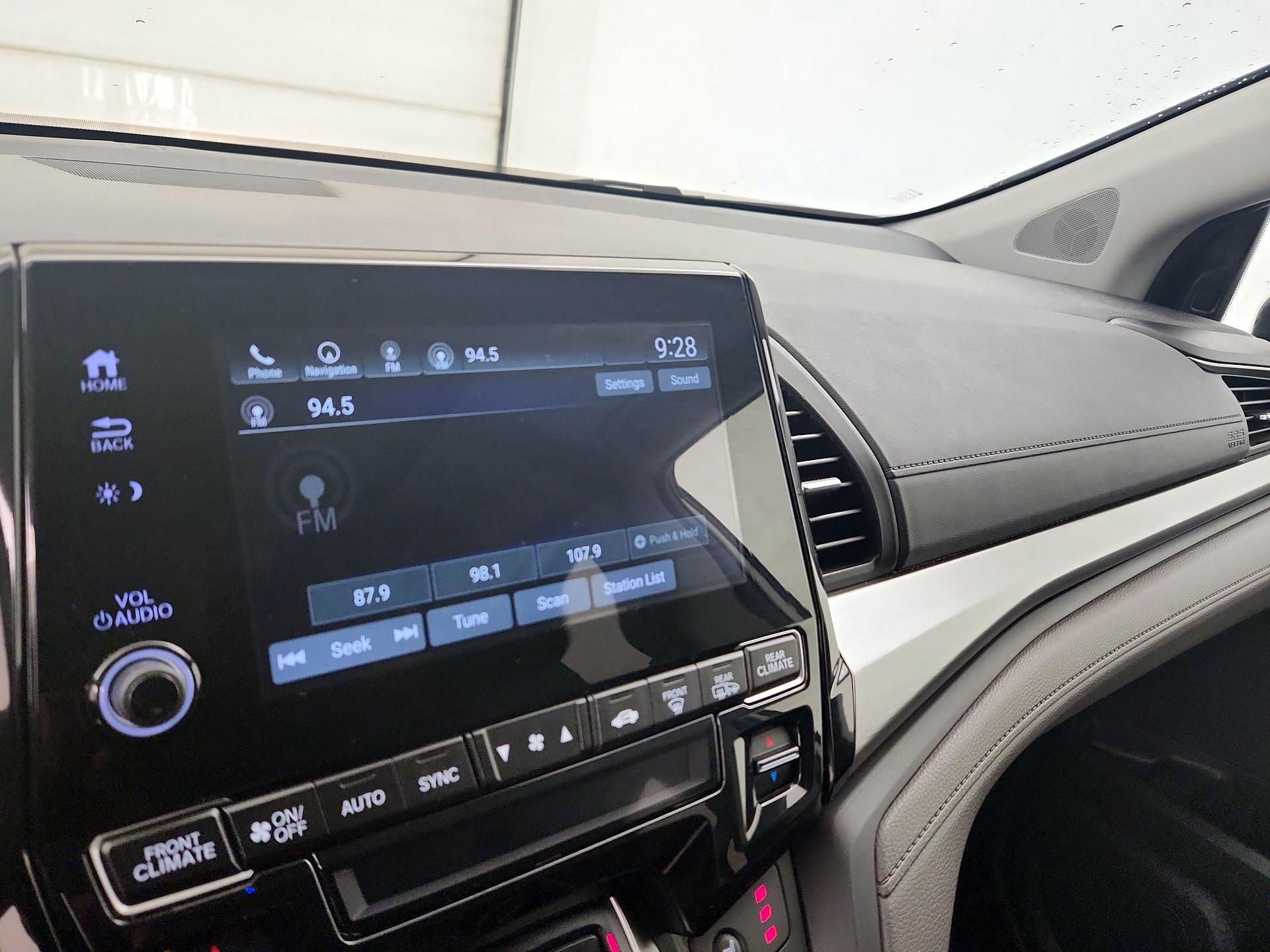 Thumbnail: 2018 Honda Odyssey - 15