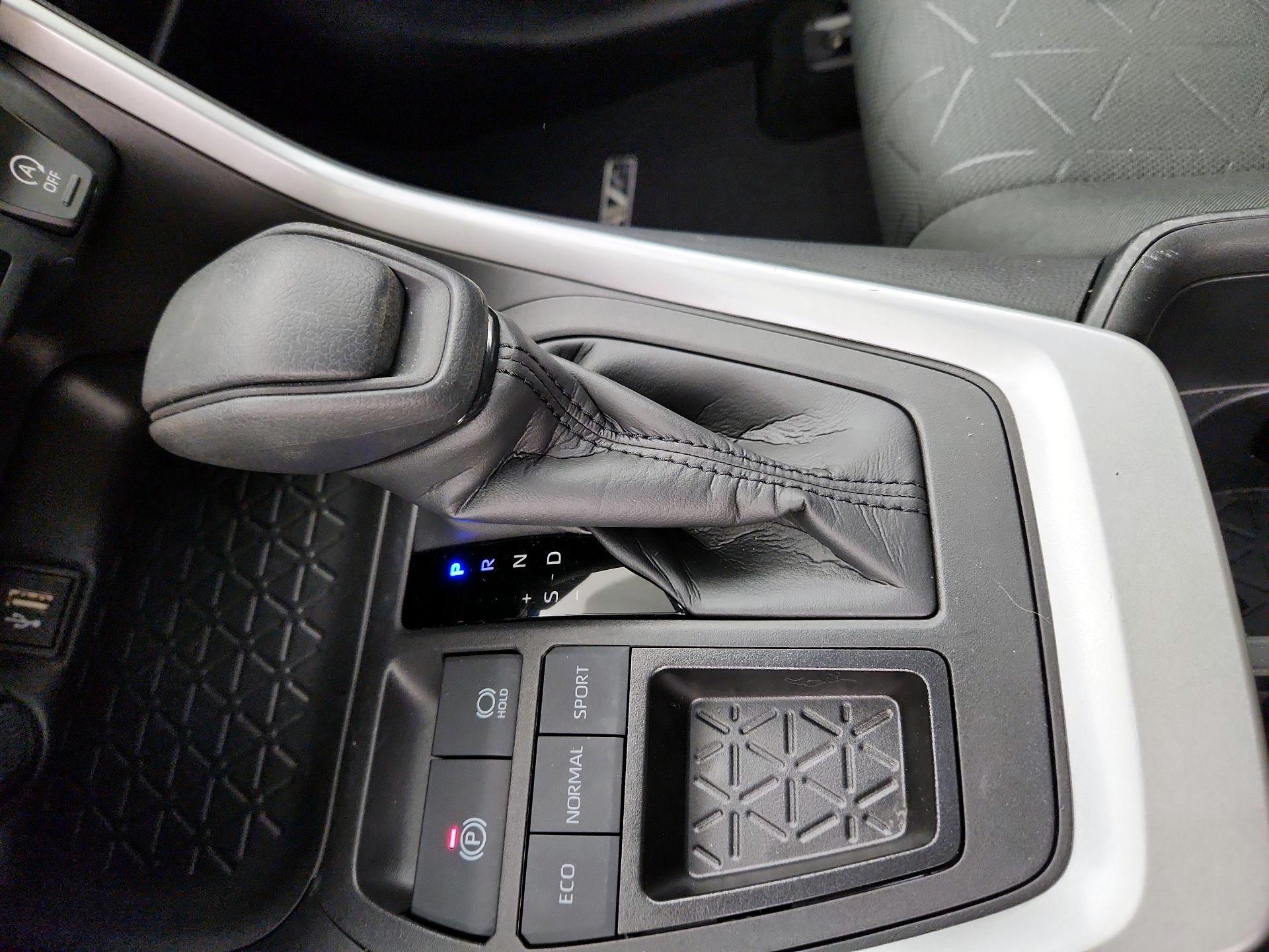 Thumbnail: 2023 Toyota RAV4 - 15