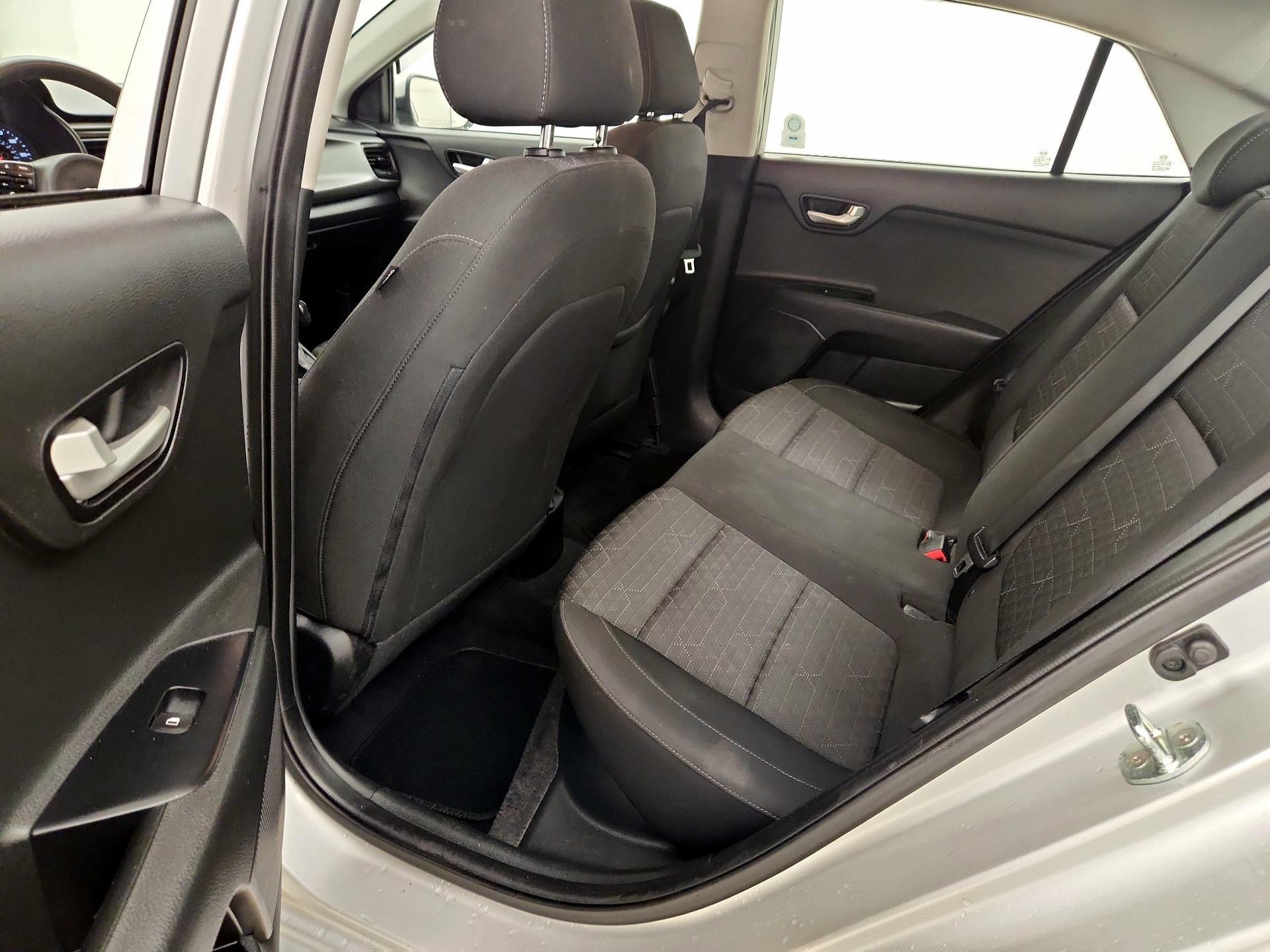 Thumbnail: 2021 Kia Rio - 17