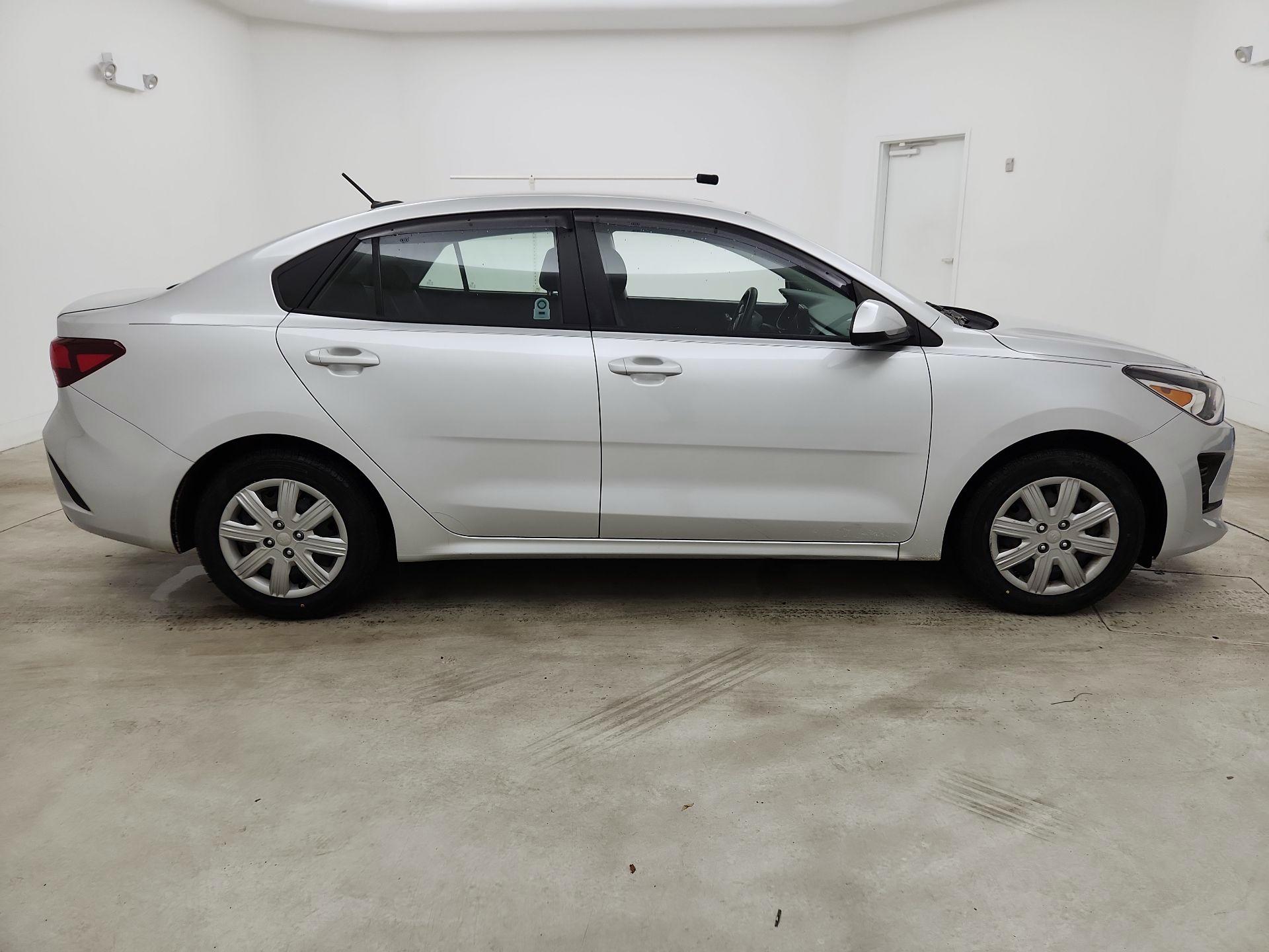 Thumbnail: 2021 Kia Rio - 4