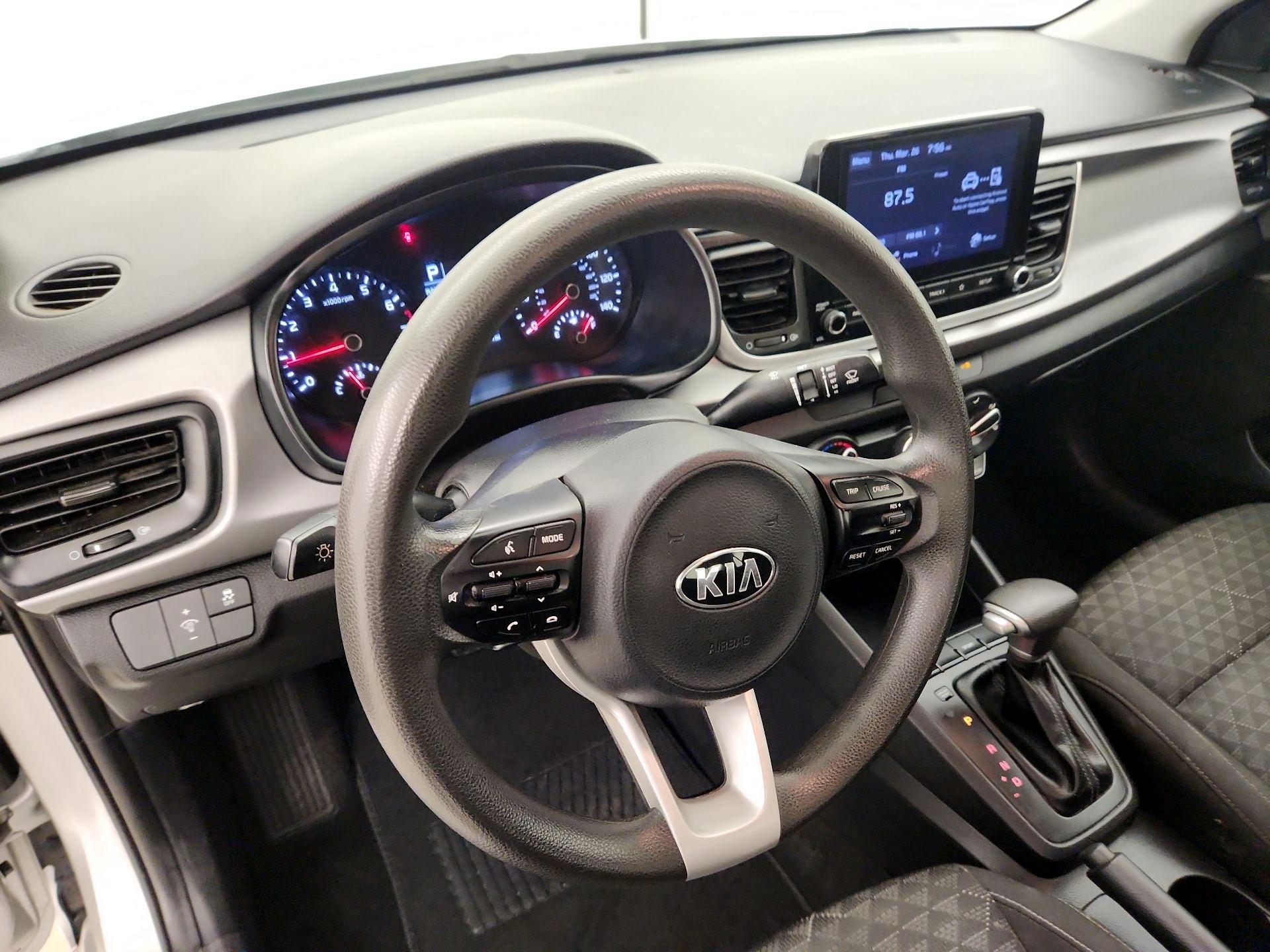 Thumbnail: 2021 Kia Rio - 8