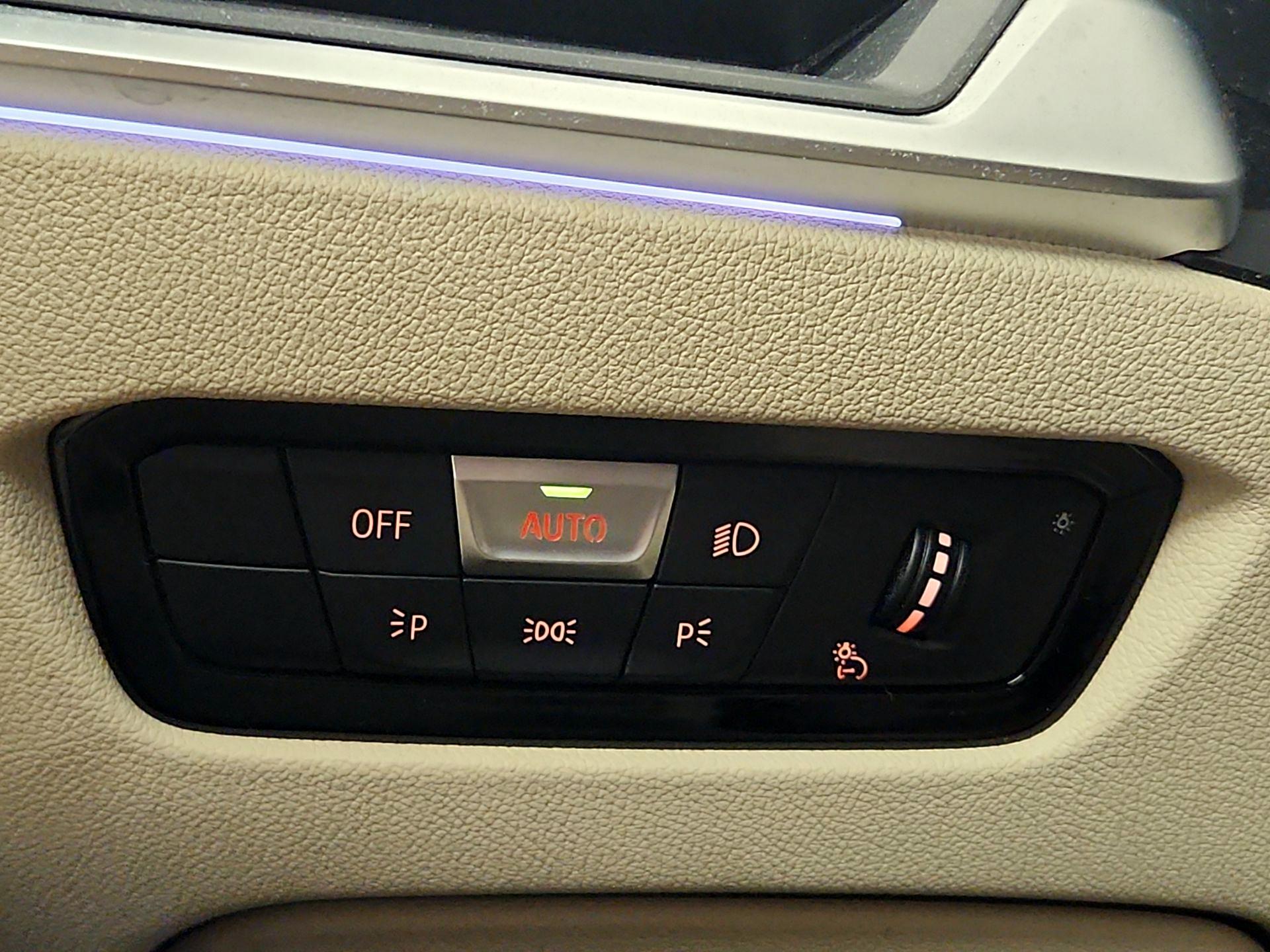 Thumbnail: 2021 BMW 3 Series - 13