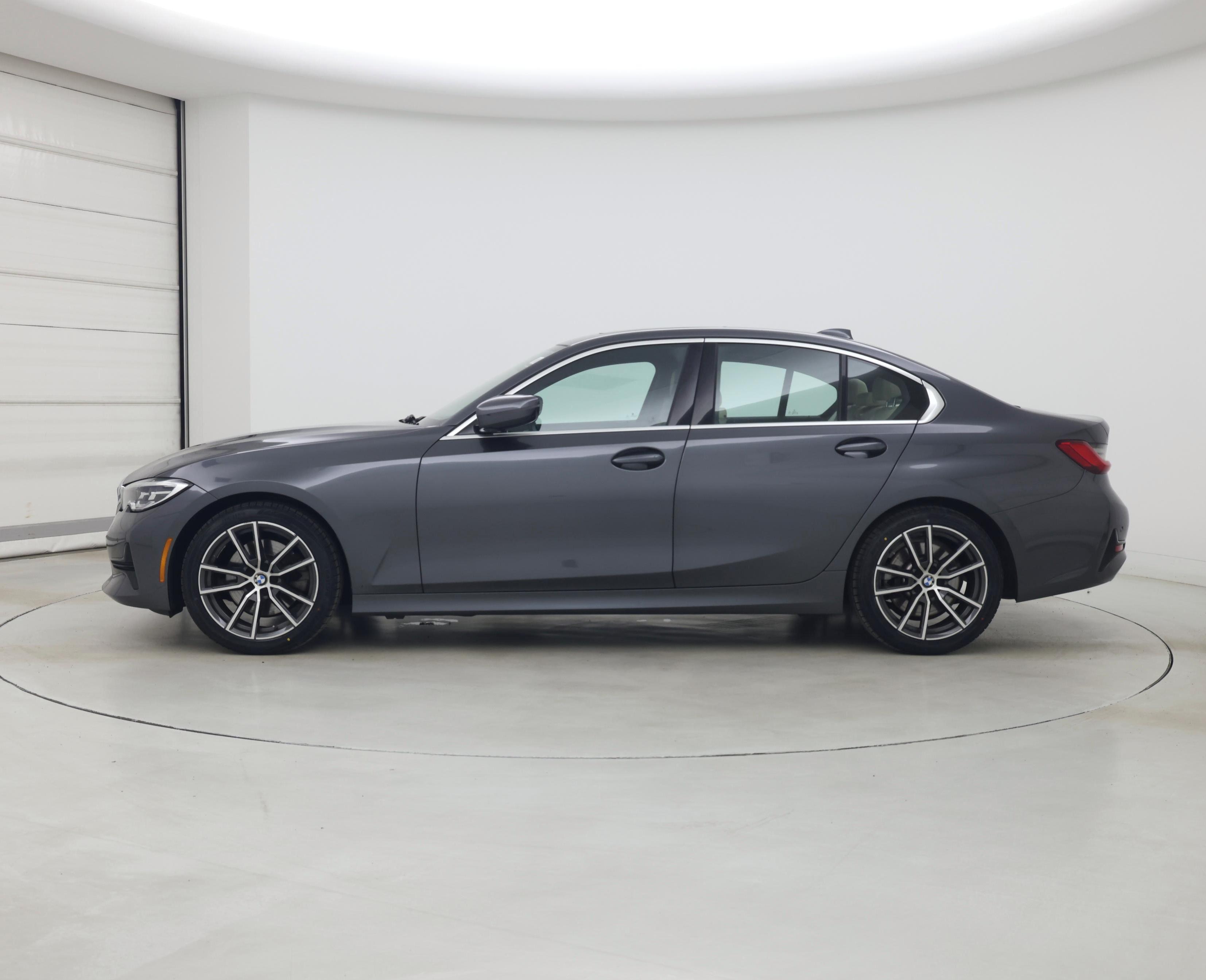 Thumbnail: 2021 BMW 3 Series - 3