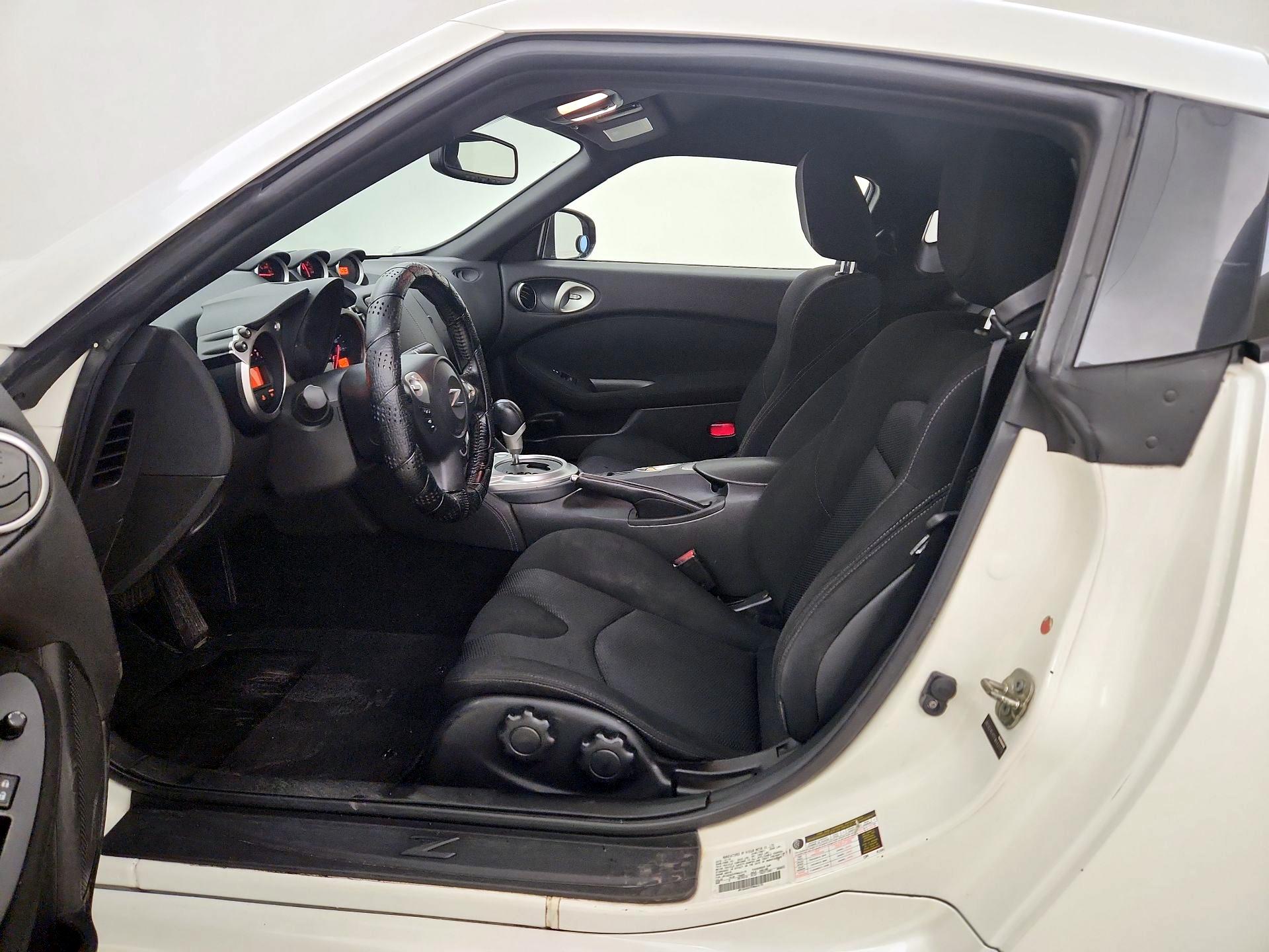 Thumbnail: 2015 Nissan Z - 9