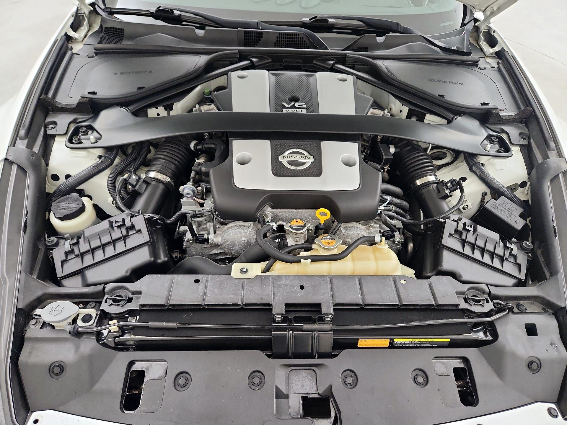 Thumbnail: 2015 Nissan Z - 17