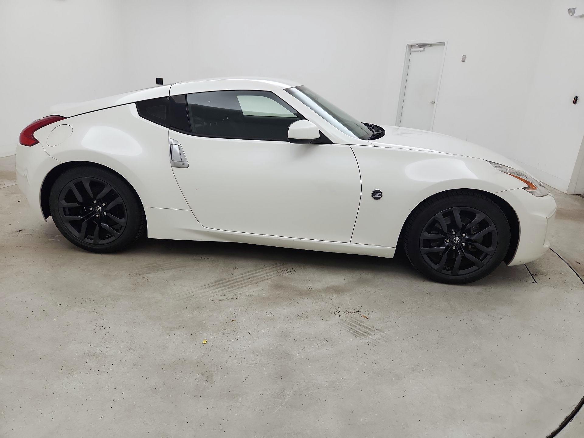 Thumbnail: 2015 Nissan Z - 4