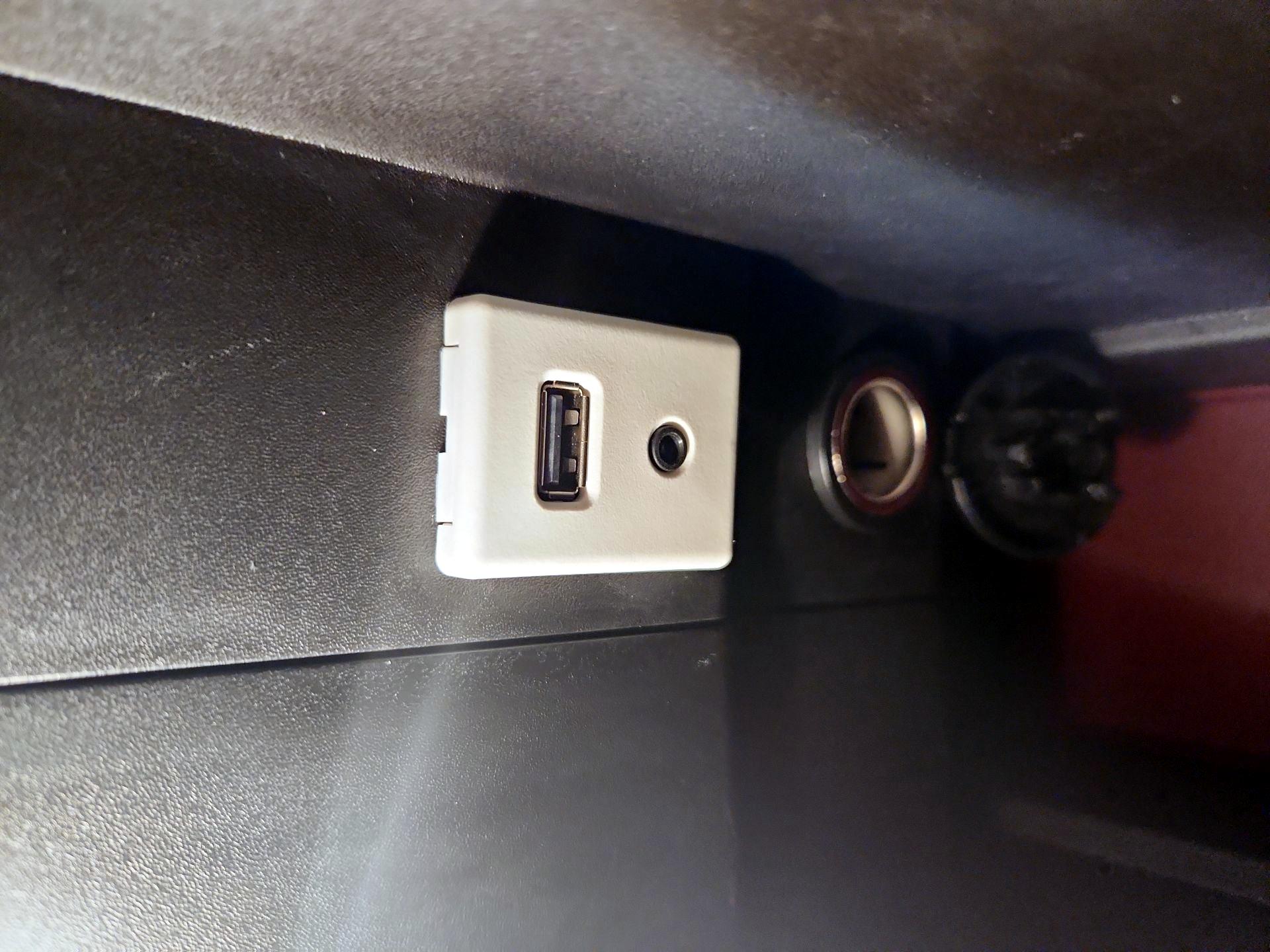 Thumbnail: 2014 Chevrolet Equinox - 17