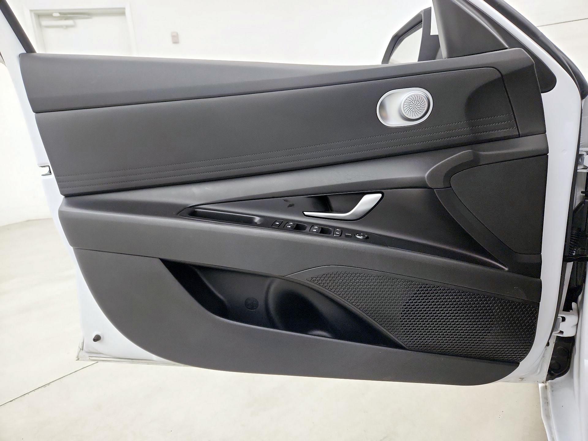 Thumbnail: 2024 Hyundai Elantra - 12