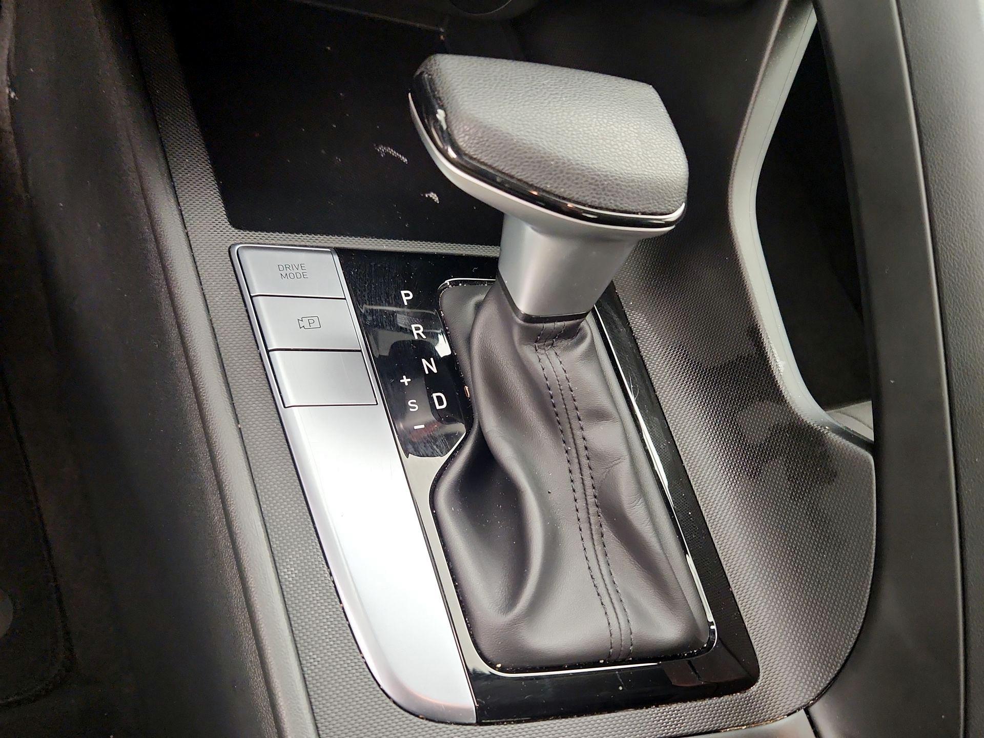 Thumbnail: 2024 Hyundai Elantra - 18