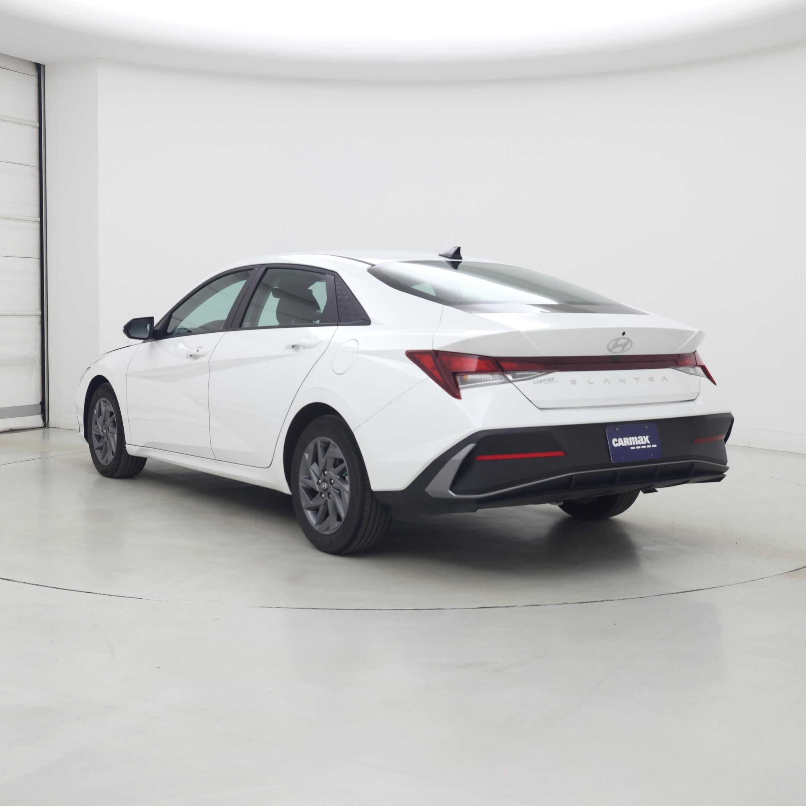 Thumbnail: 2024 Hyundai Elantra - 2