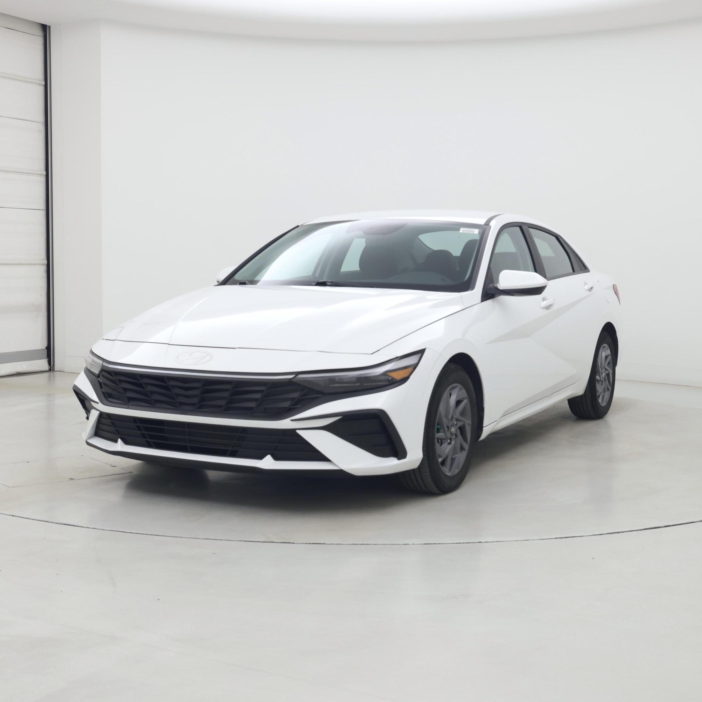 Thumbnail: 2024 Hyundai Elantra - 4