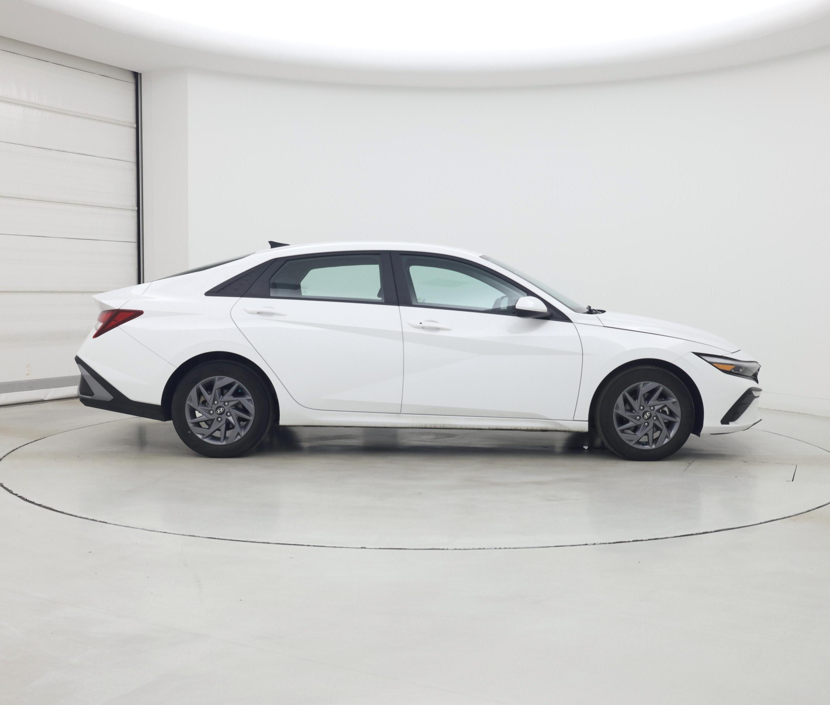 Thumbnail: 2024 Hyundai Elantra - 7