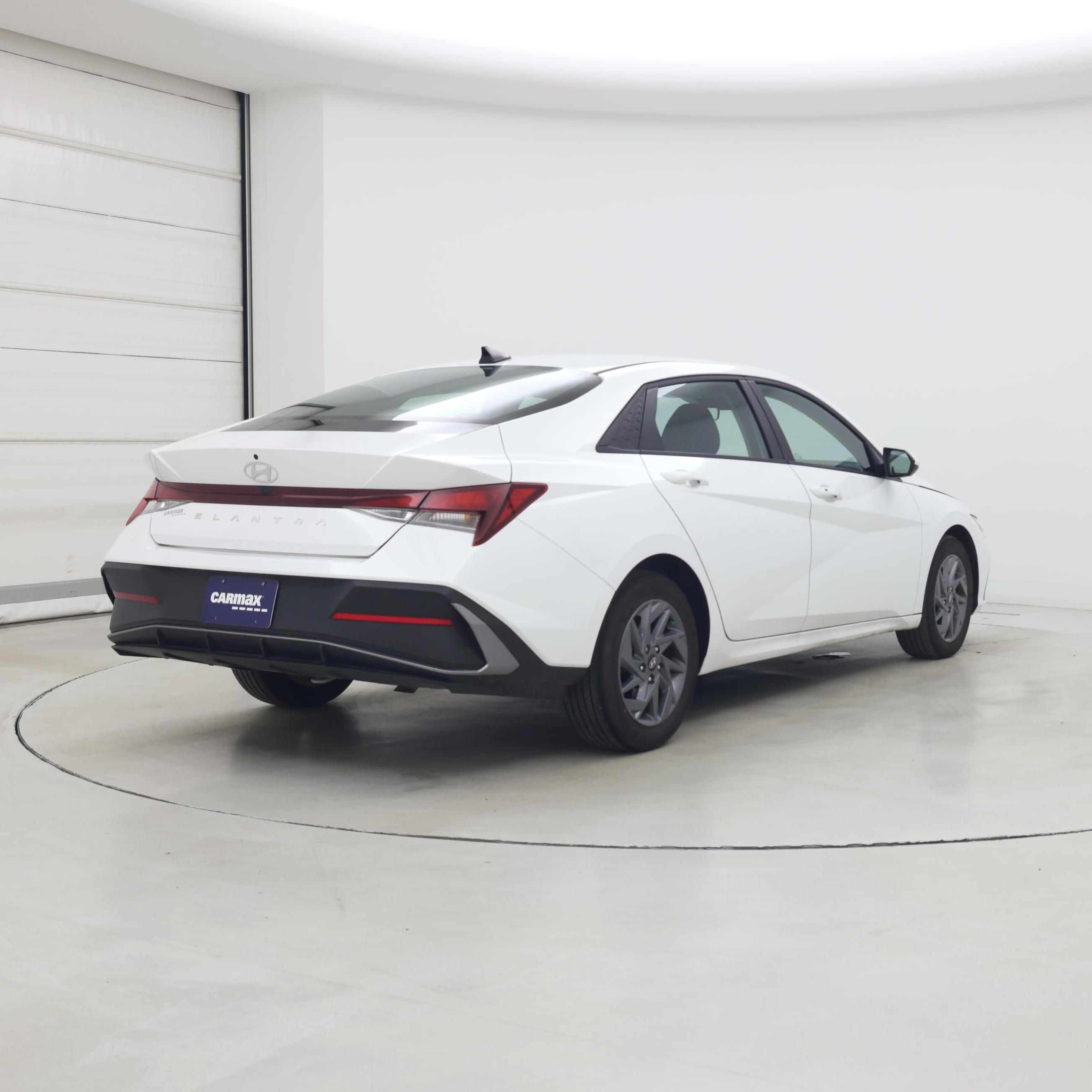 Thumbnail: 2024 Hyundai Elantra - 8