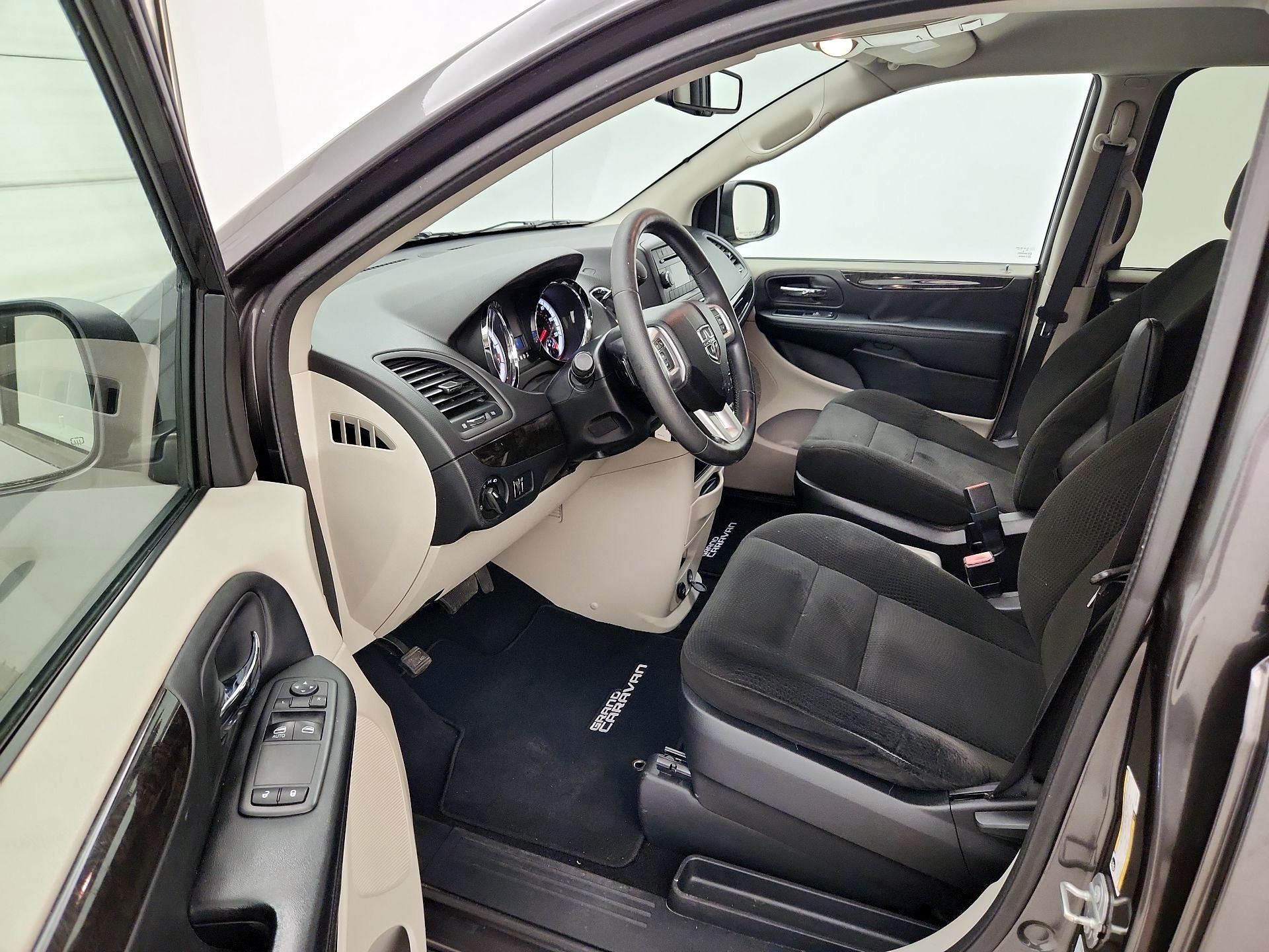 Thumbnail: 2016 Dodge Grand Caravan - 11