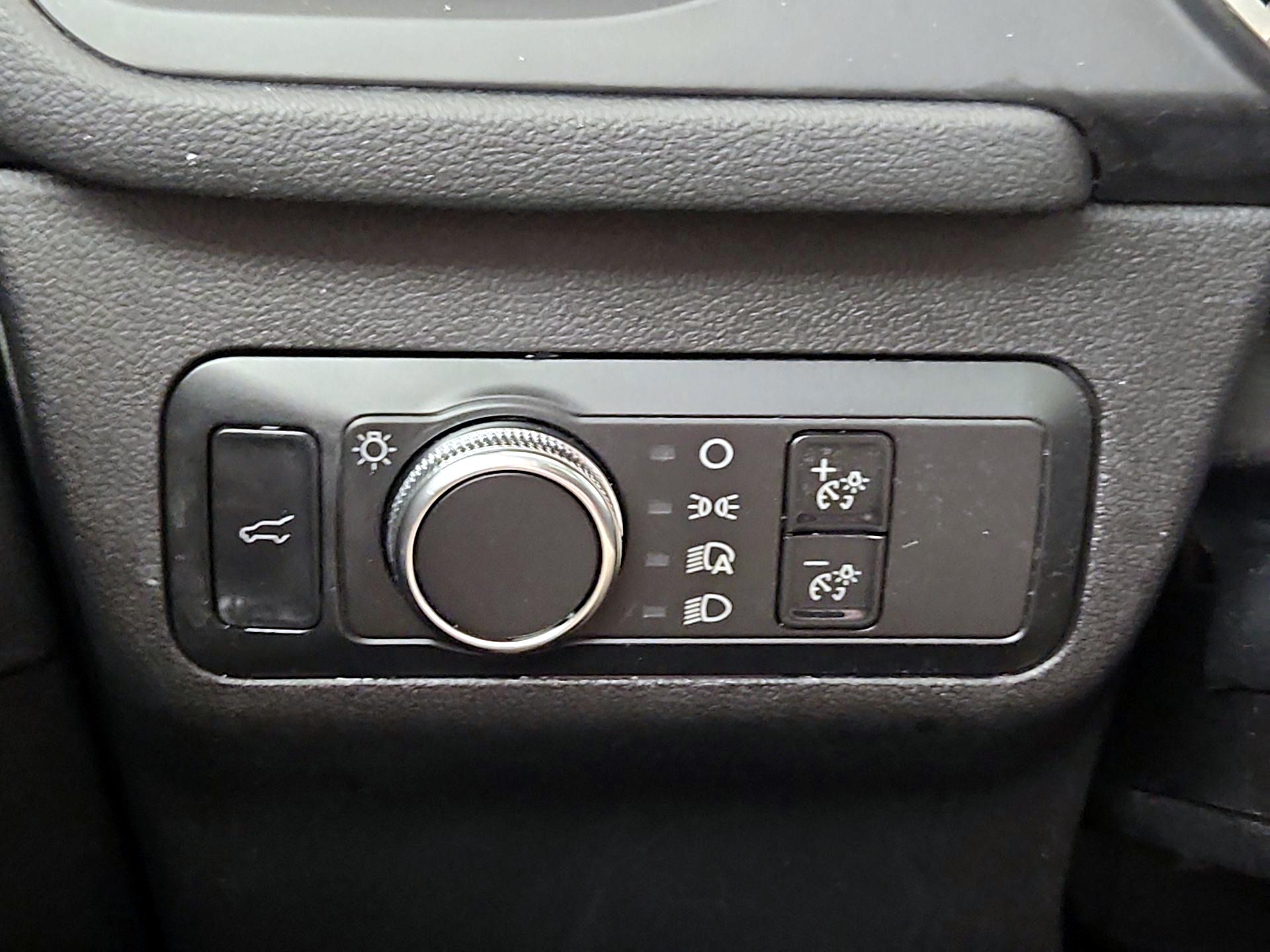 Thumbnail: 2021 Ford Escape - 11