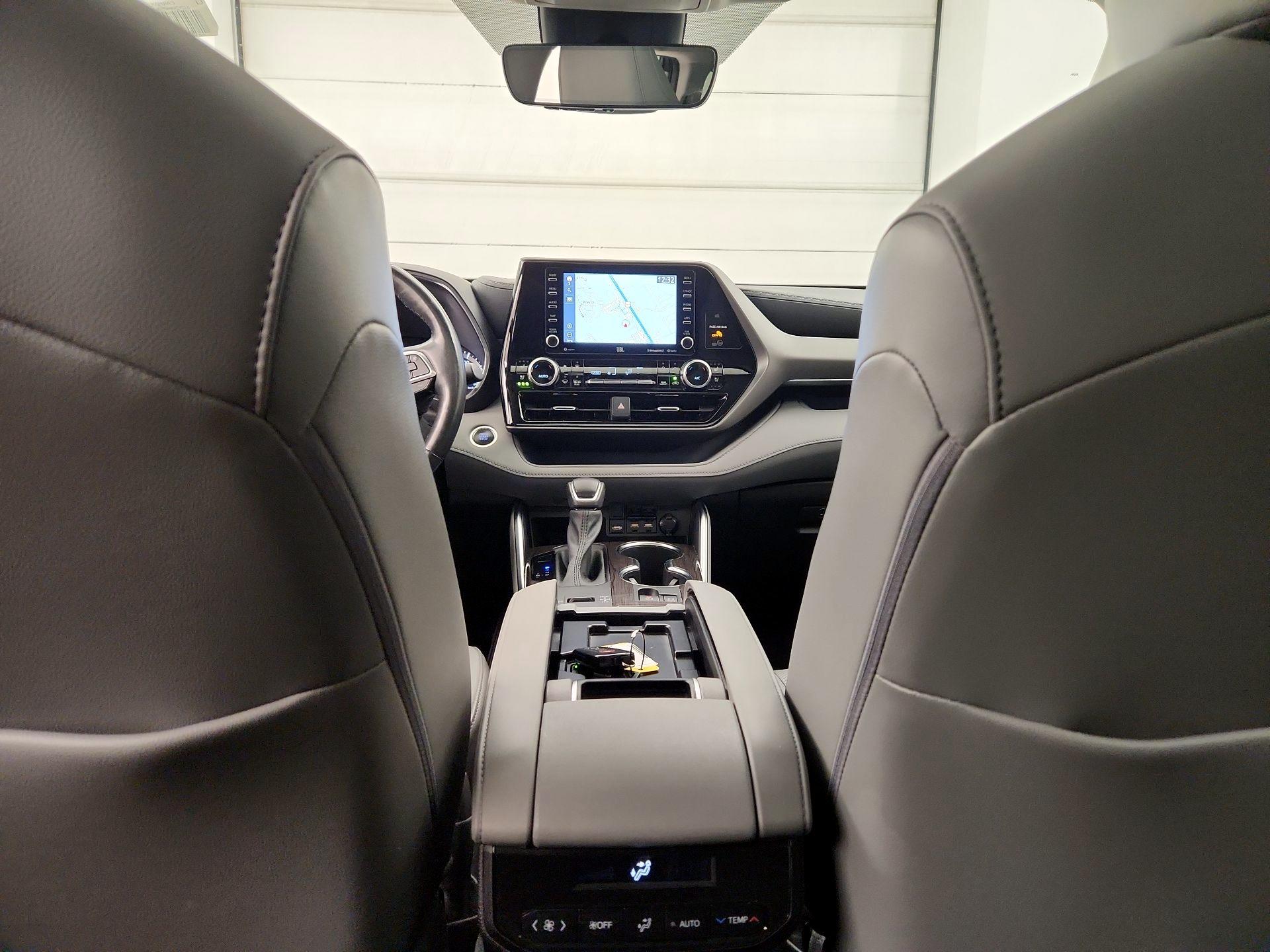 Thumbnail: 2021 Toyota Highlander - 9