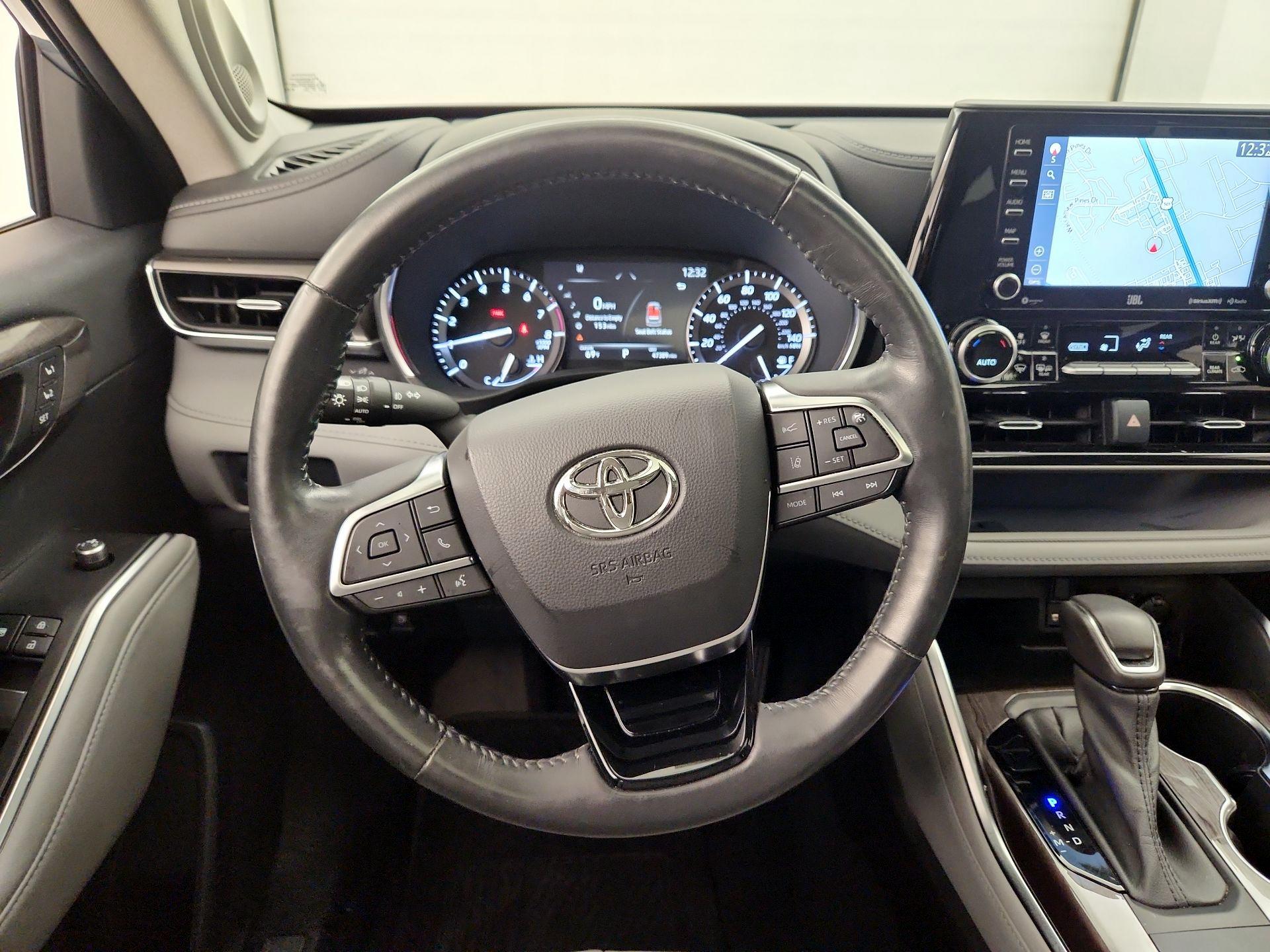 Thumbnail: 2021 Toyota Highlander - 10