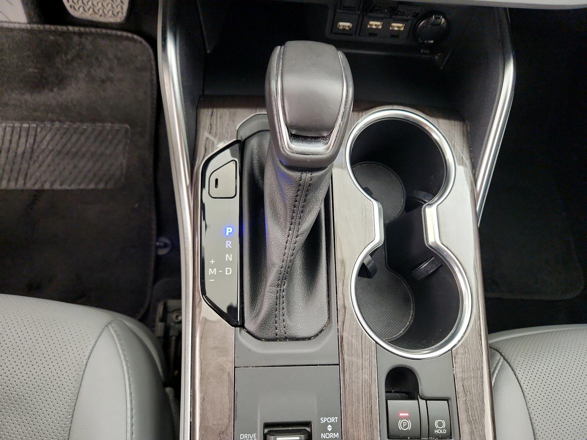 Thumbnail: 2021 Toyota Highlander - 18