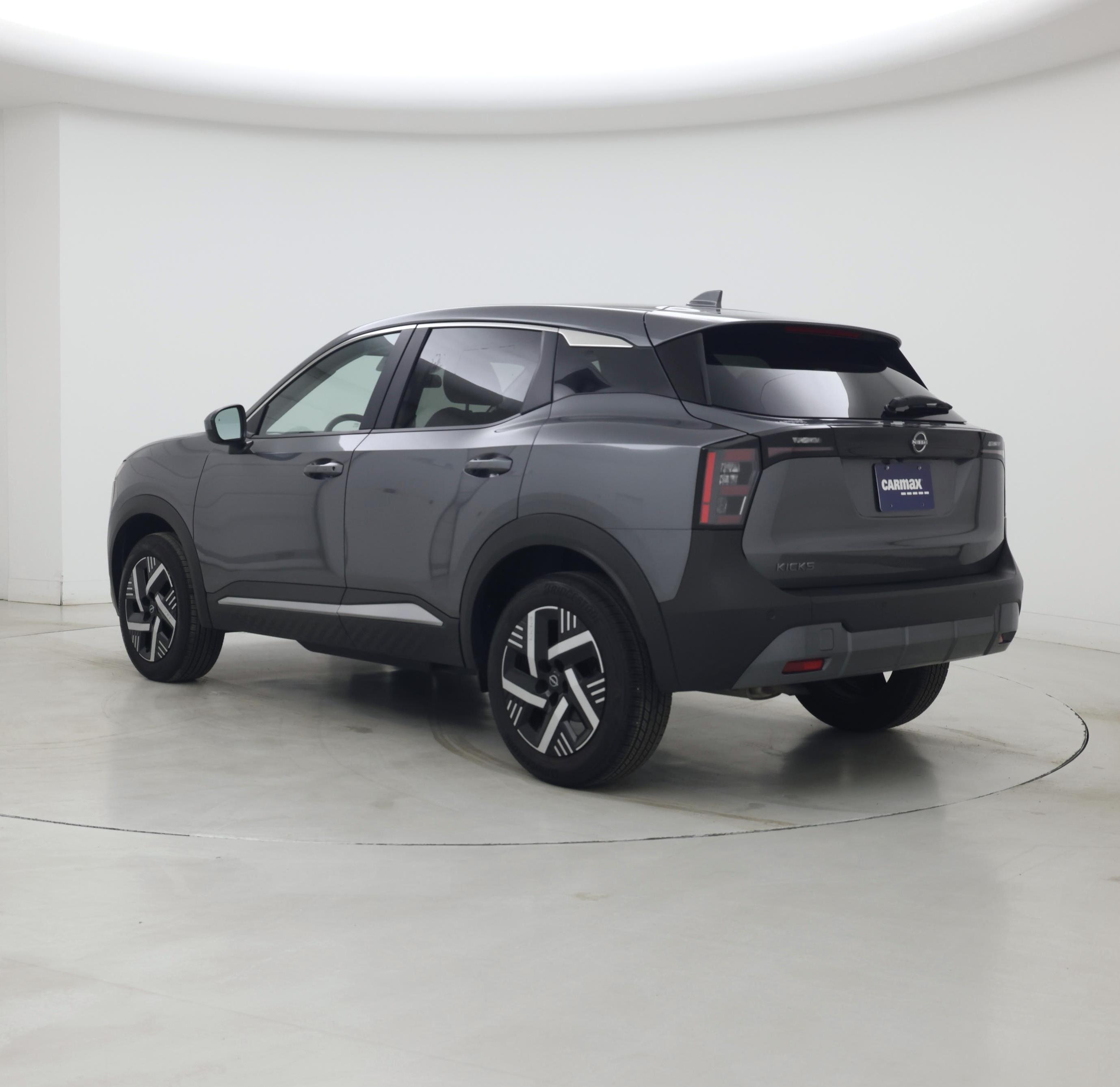 Thumbnail: 2025 Nissan Kicks - 2