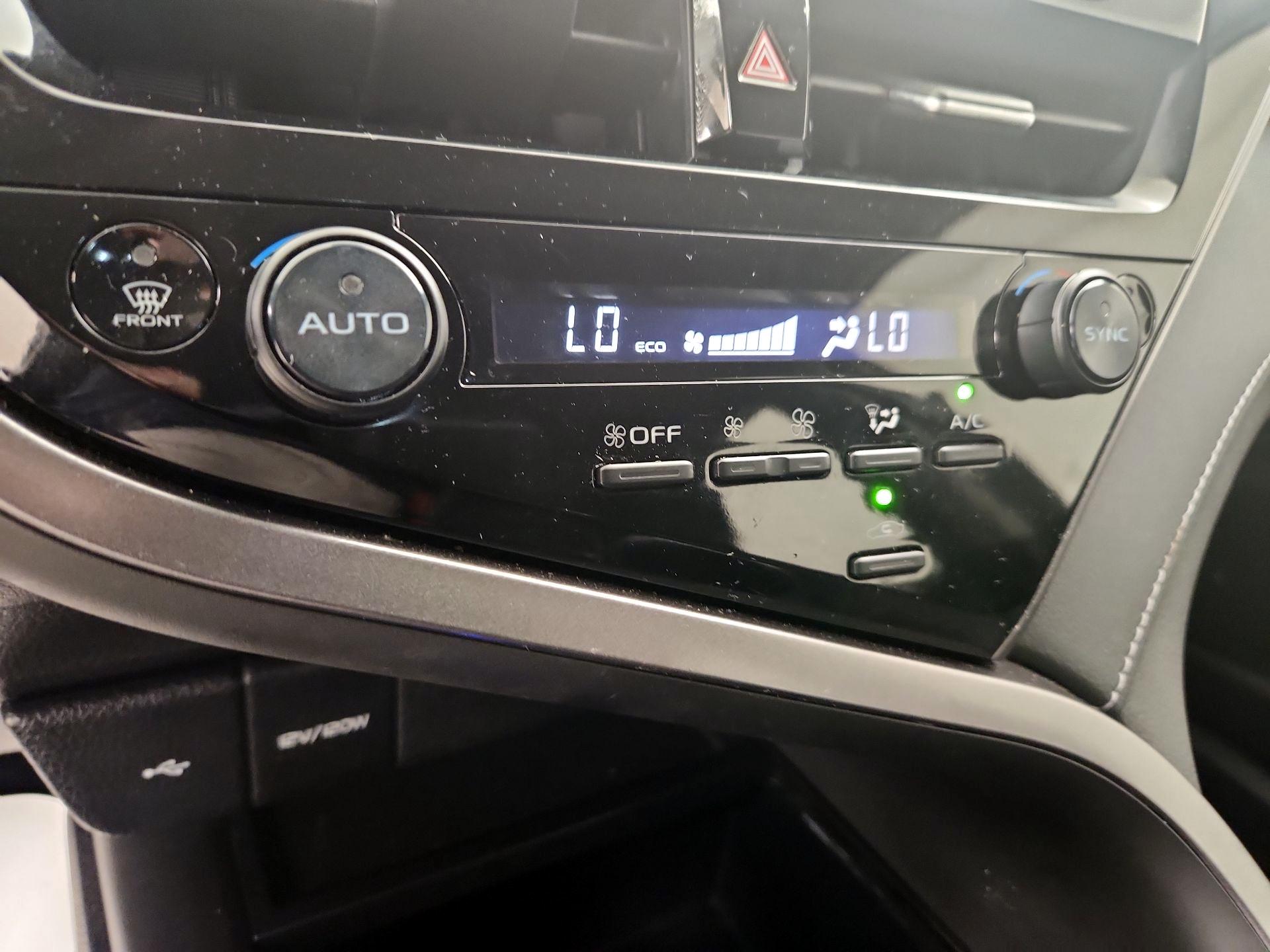 Thumbnail: 2022 Toyota Camry - 14