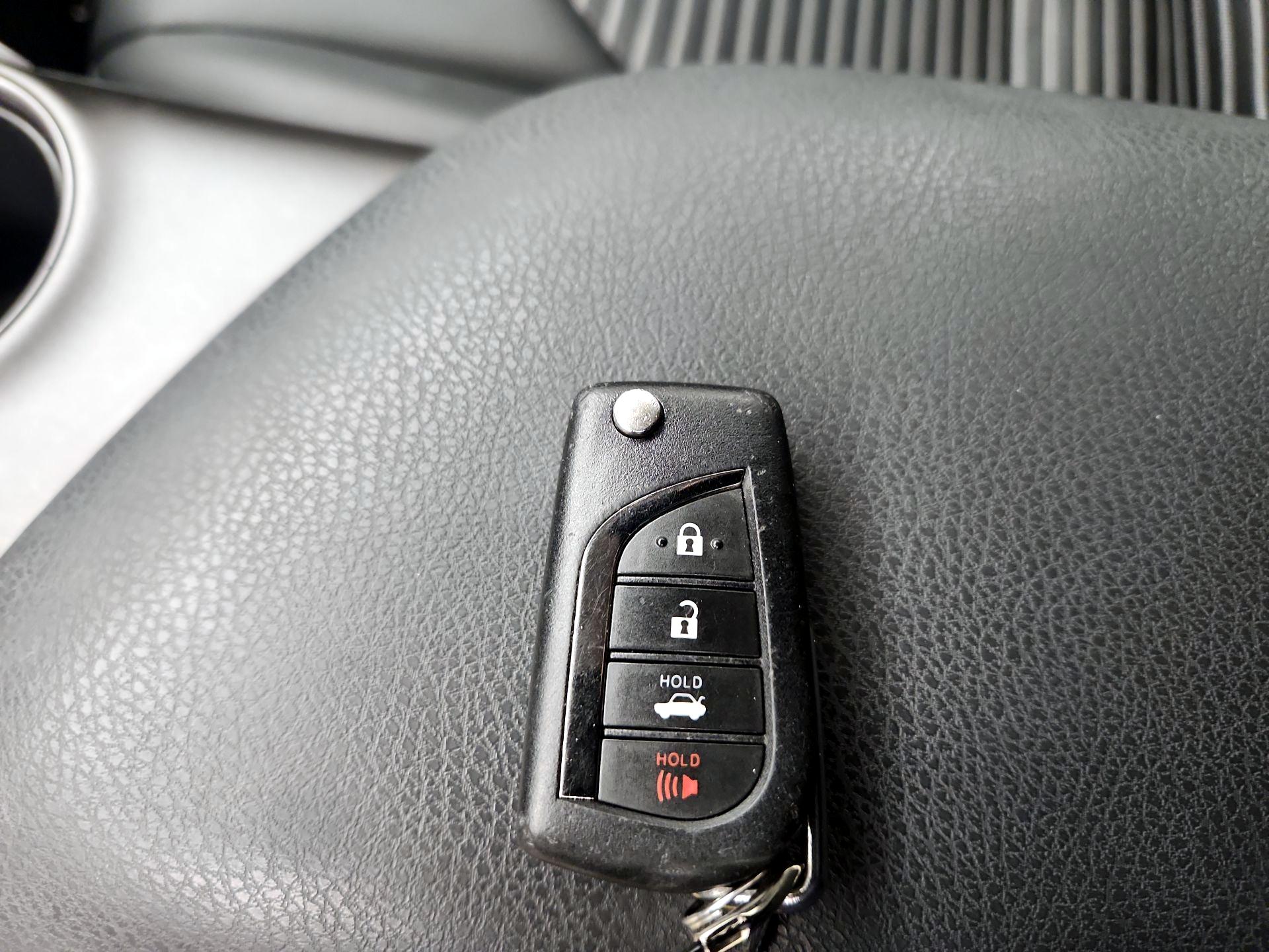 Thumbnail: 2022 Toyota Camry - 20