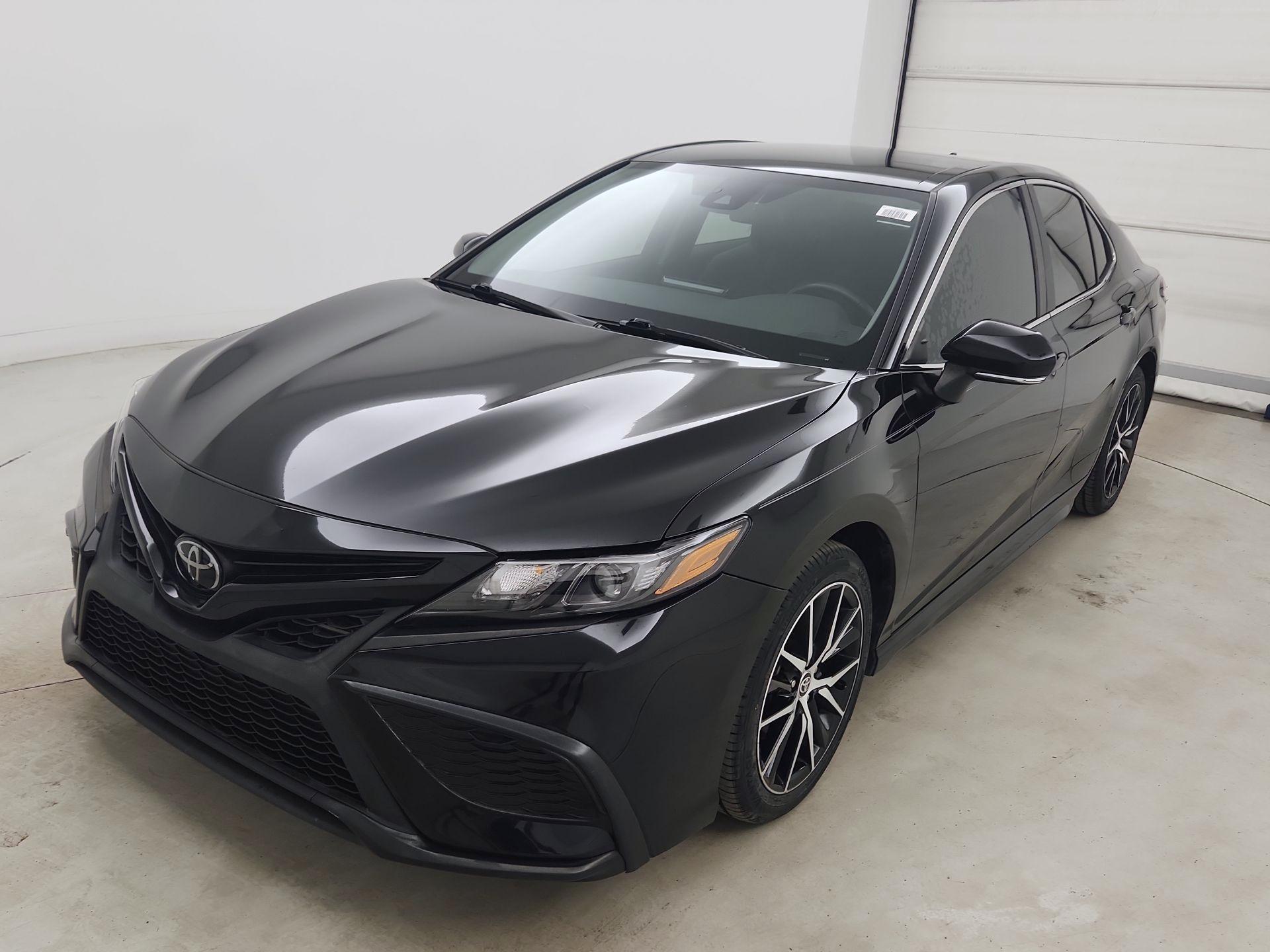 Thumbnail: 2022 Toyota Camry - 3