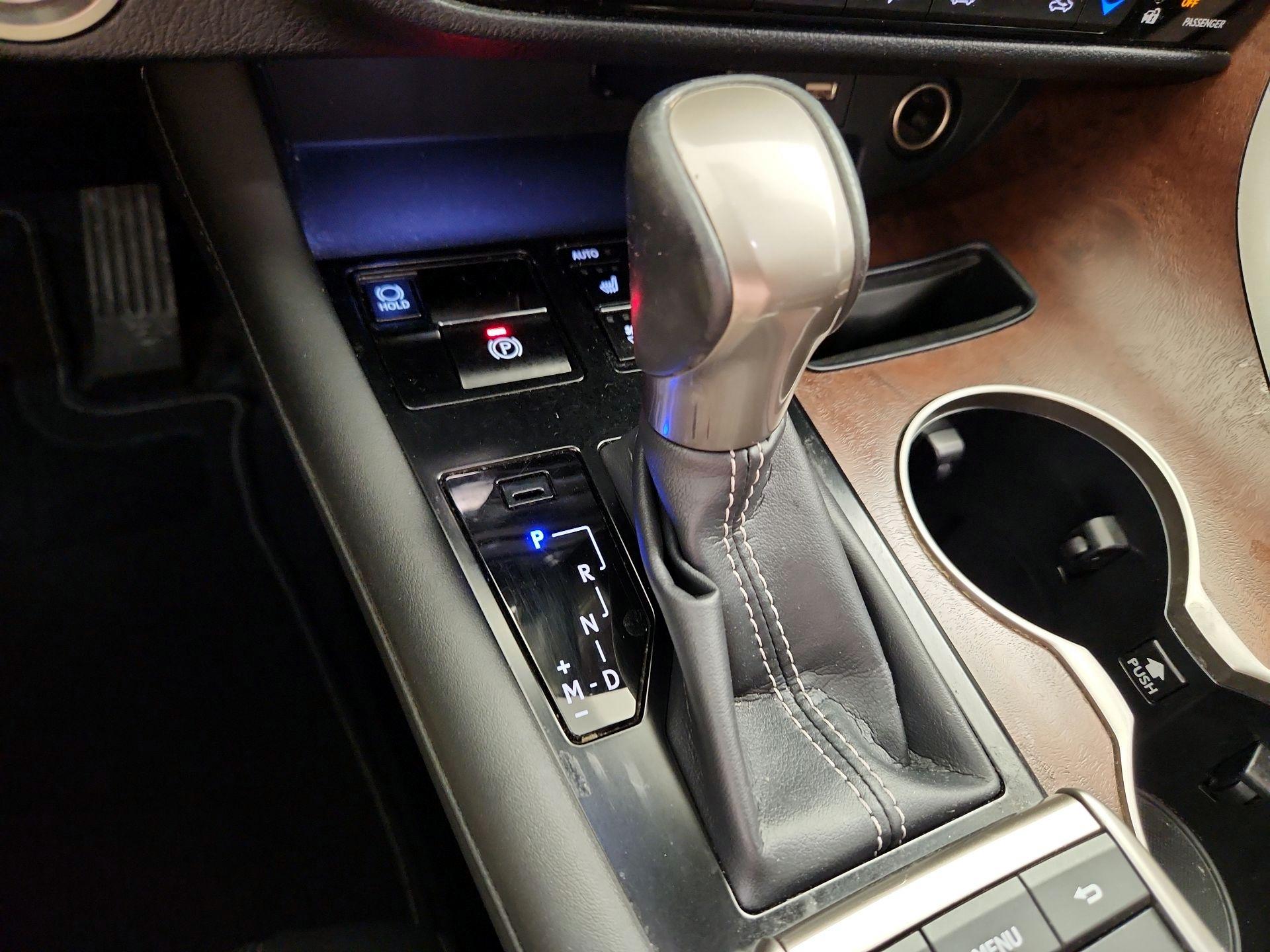 Thumbnail: 2021 Lexus RX - 15