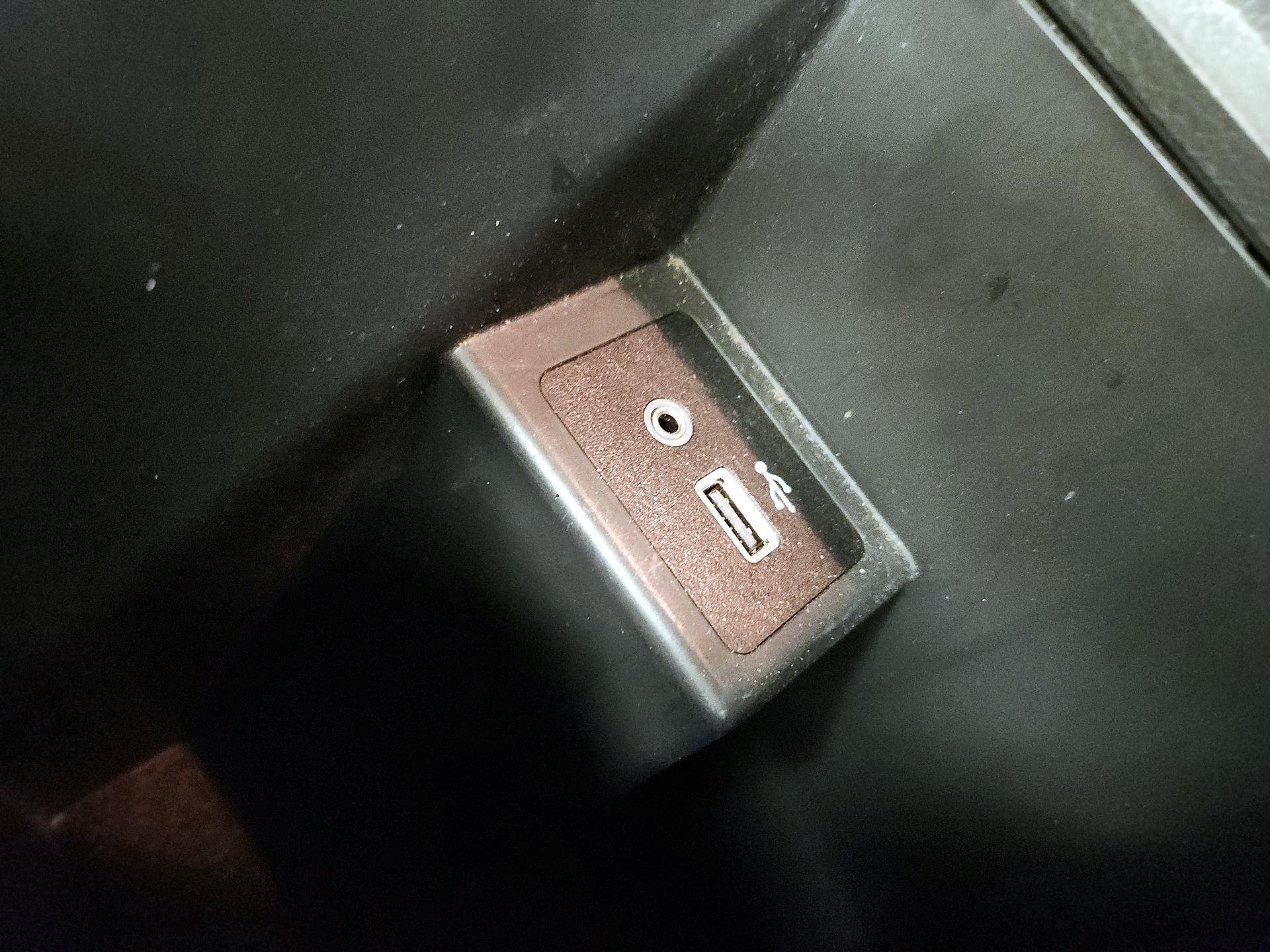 Thumbnail: 2019 Nissan Sentra - 18