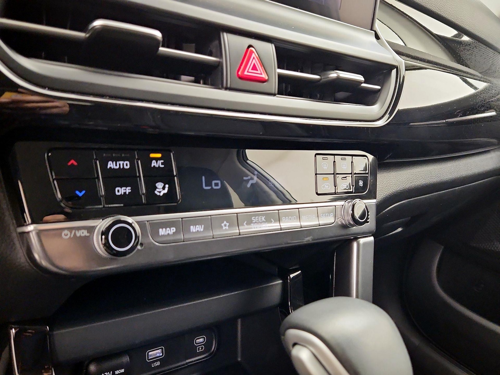 2024 Kia Seltos S - Photo 18
