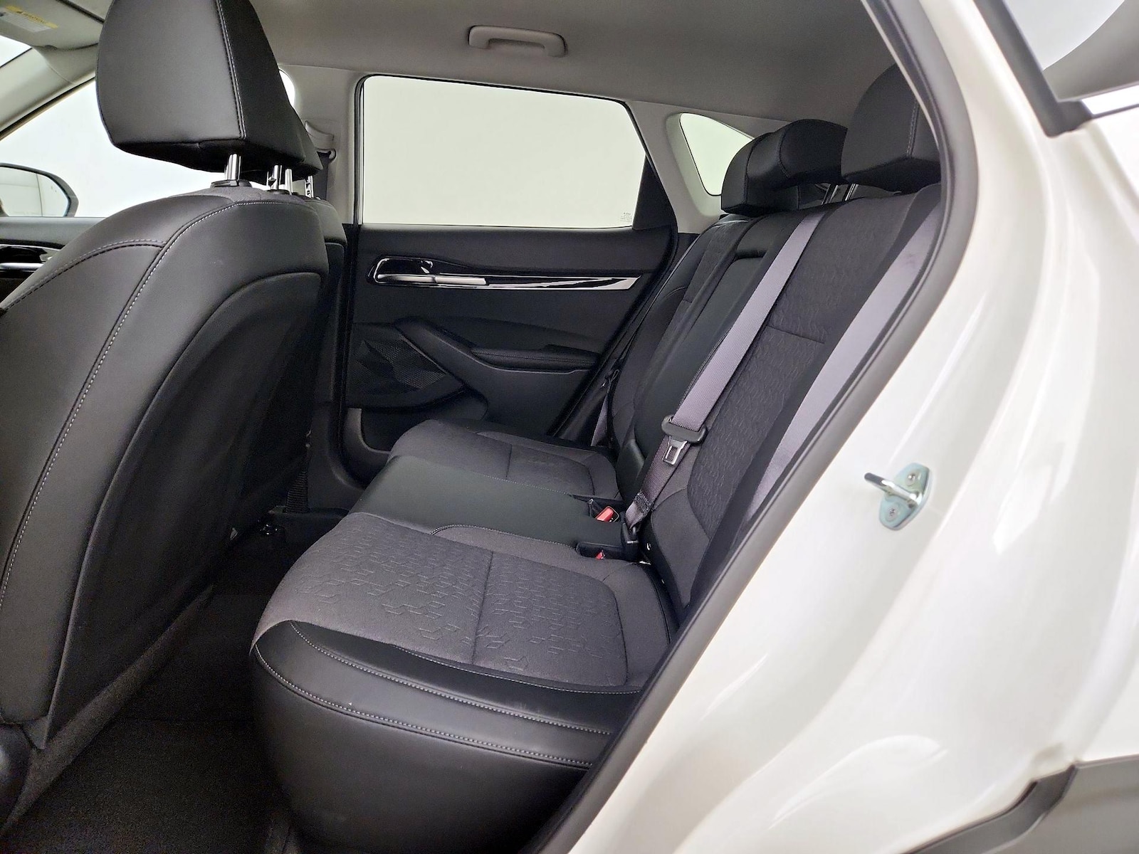 2024 Kia Seltos S - Photo 21