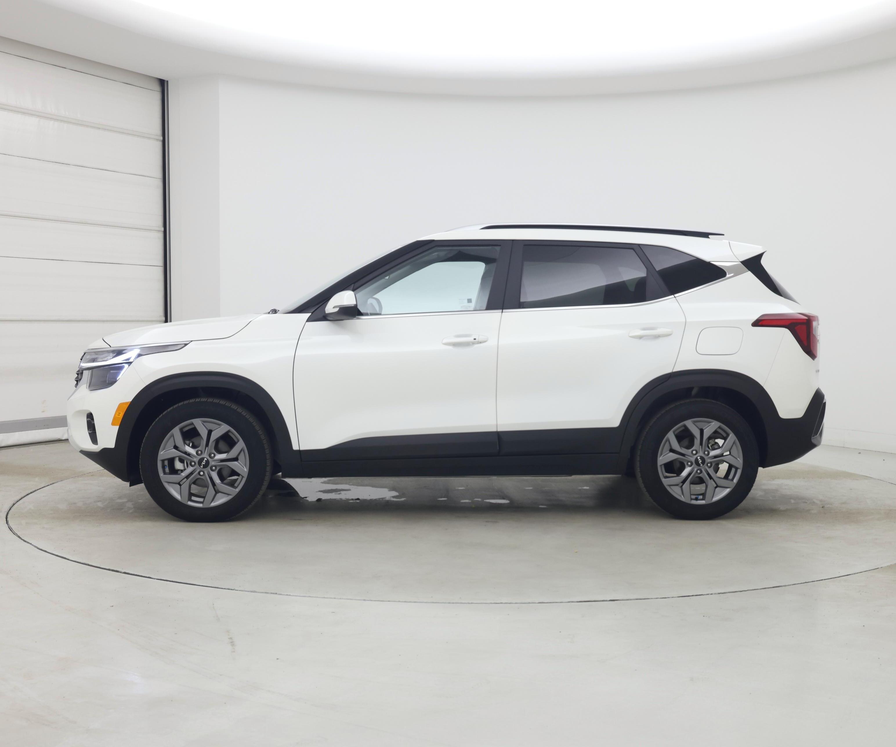 Thumbnail: 2024 Kia Seltos - 3