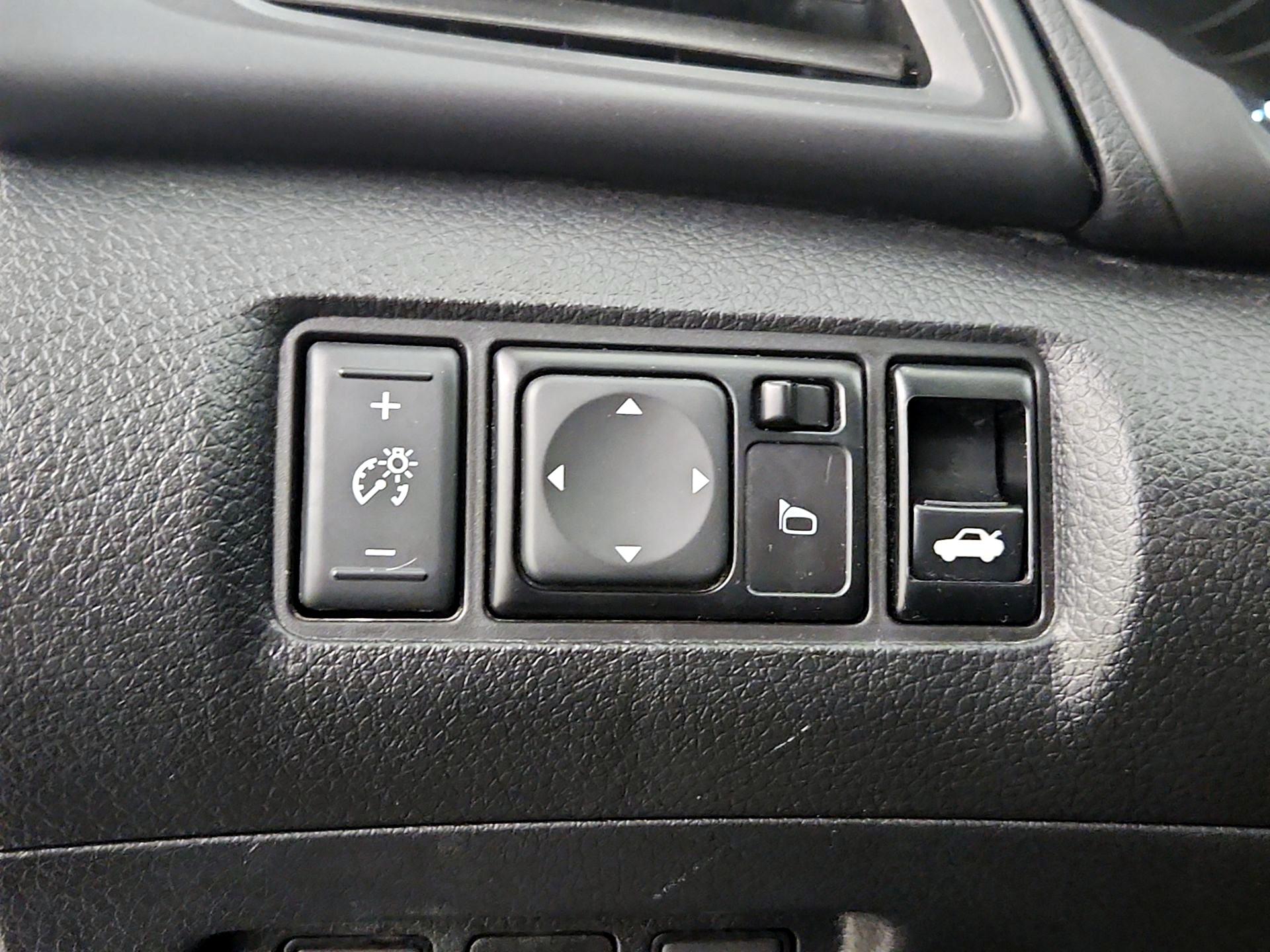 Thumbnail: 2019 Nissan Sentra - 13