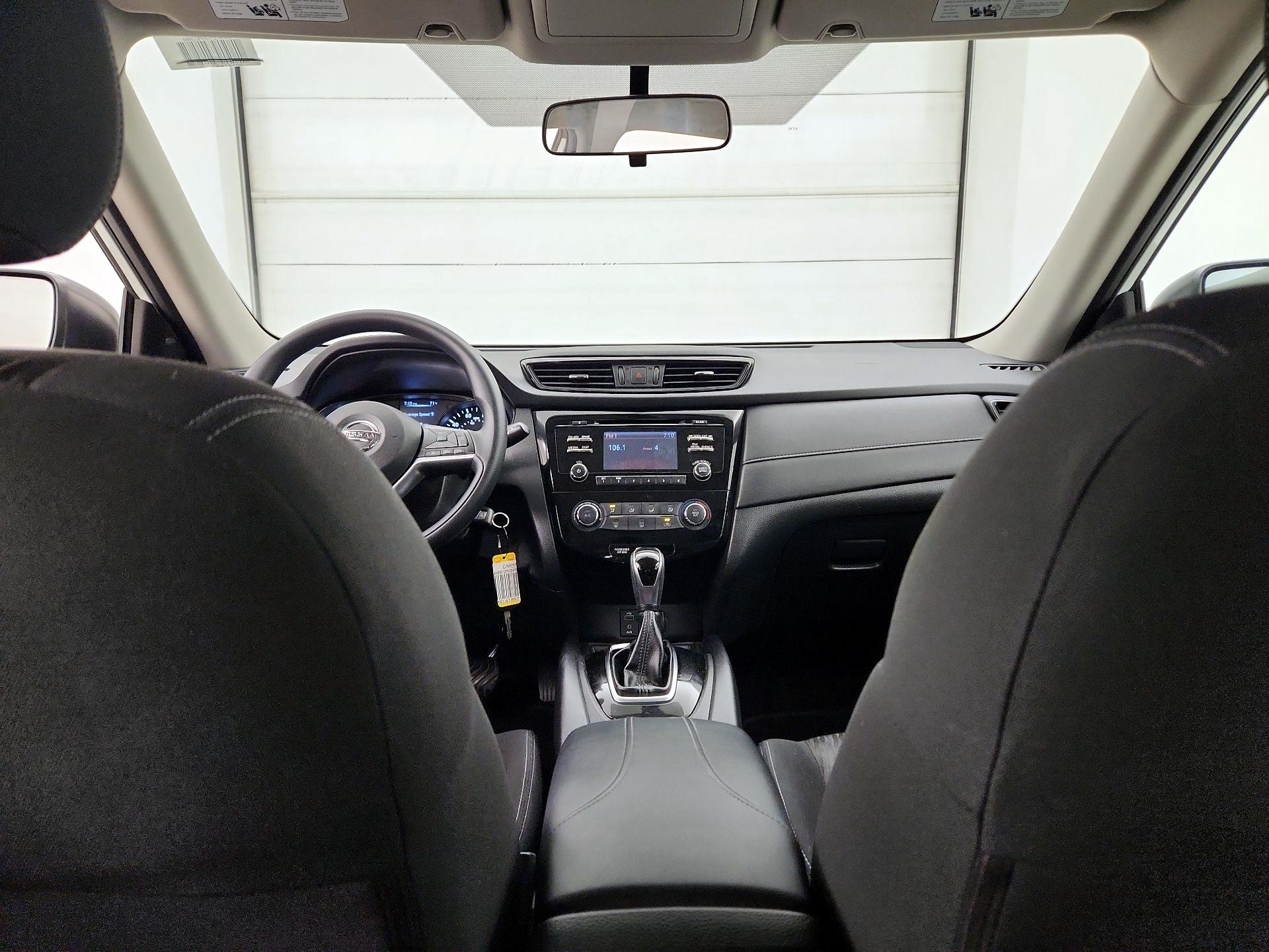 Thumbnail: 2017 Nissan Rogue - 9