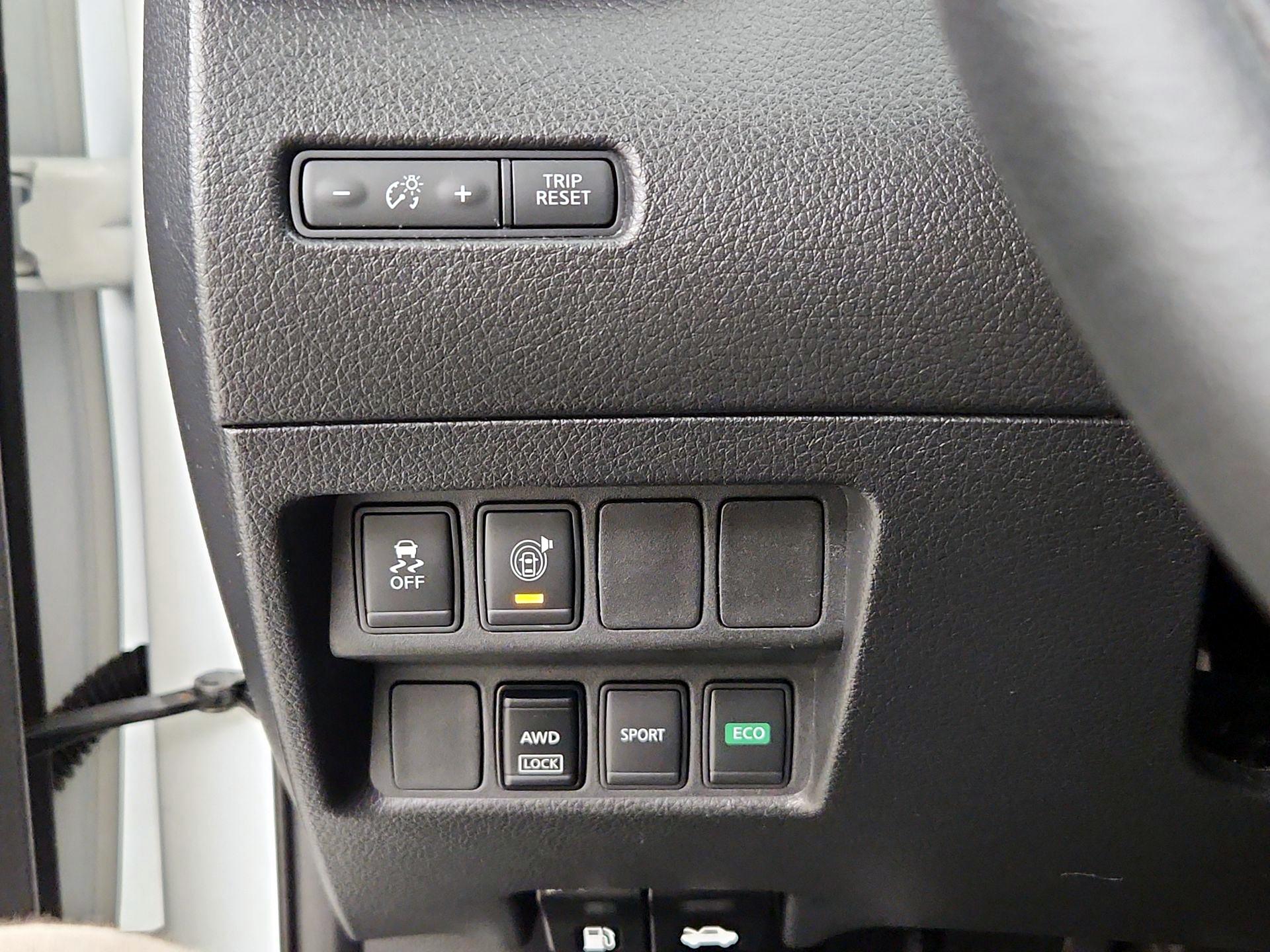 Thumbnail: 2017 Nissan Rogue - 13