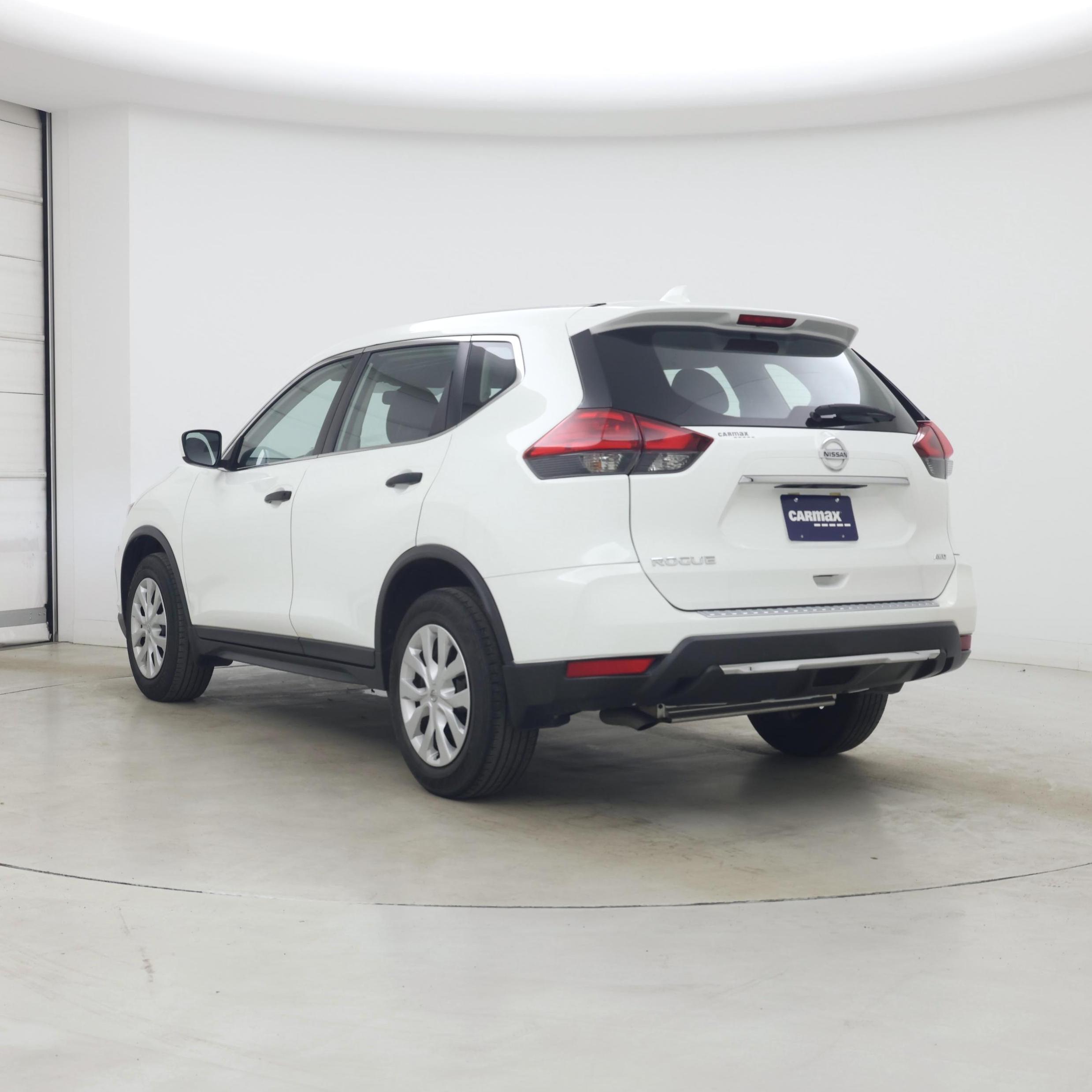 Thumbnail: 2017 Nissan Rogue - 2