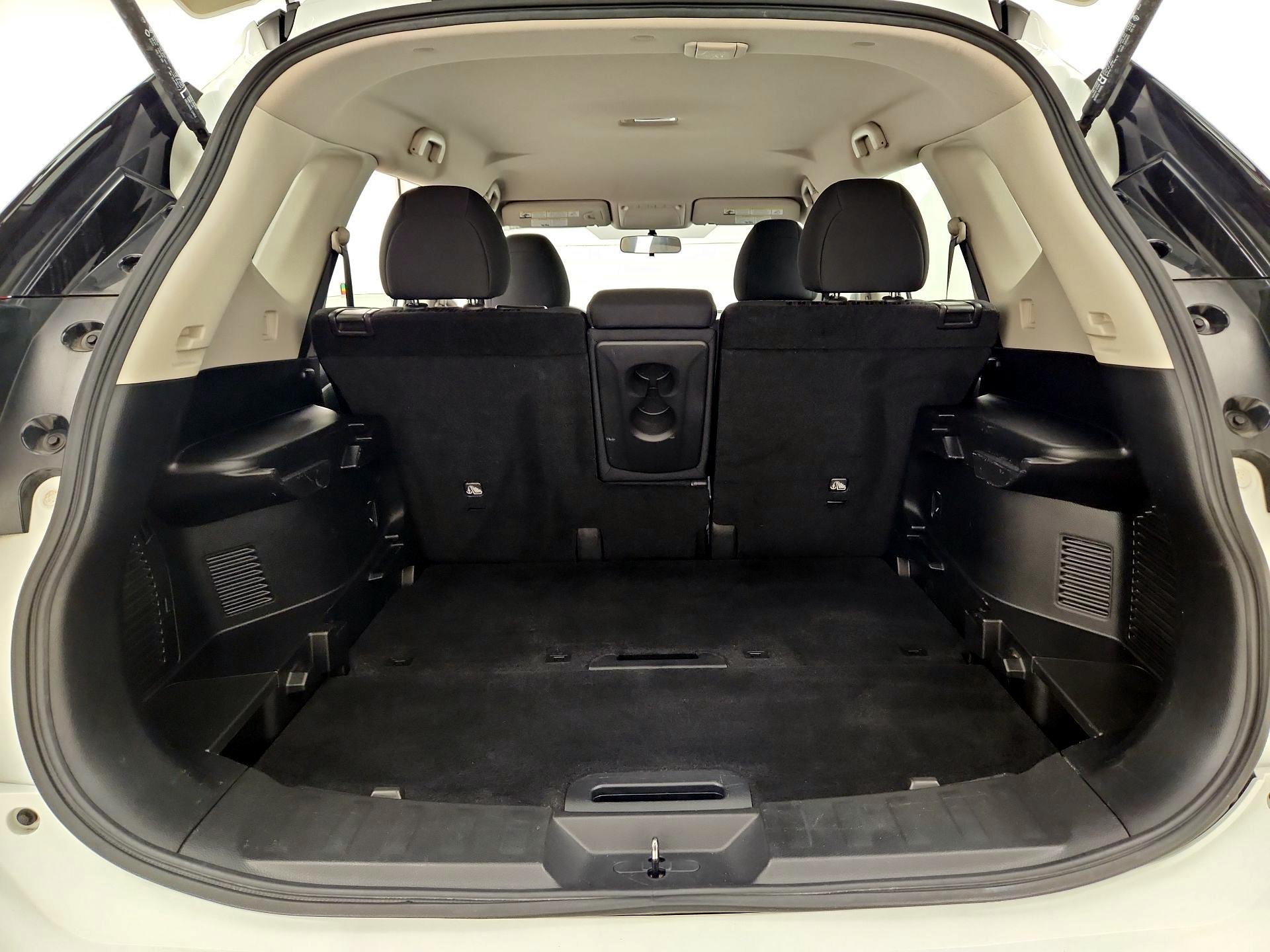 Thumbnail: 2017 Nissan Rogue - 20