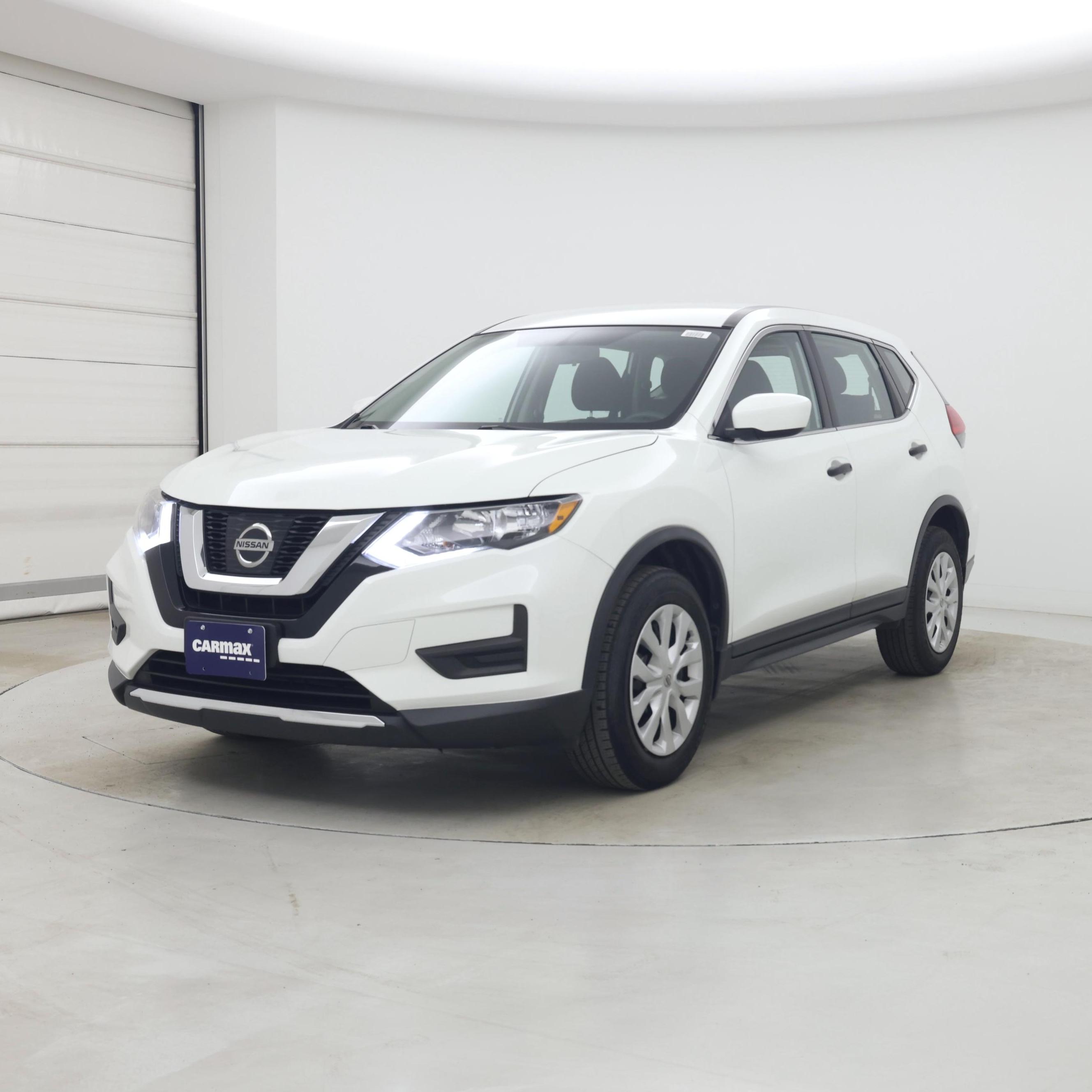 Thumbnail: 2017 Nissan Rogue - 4