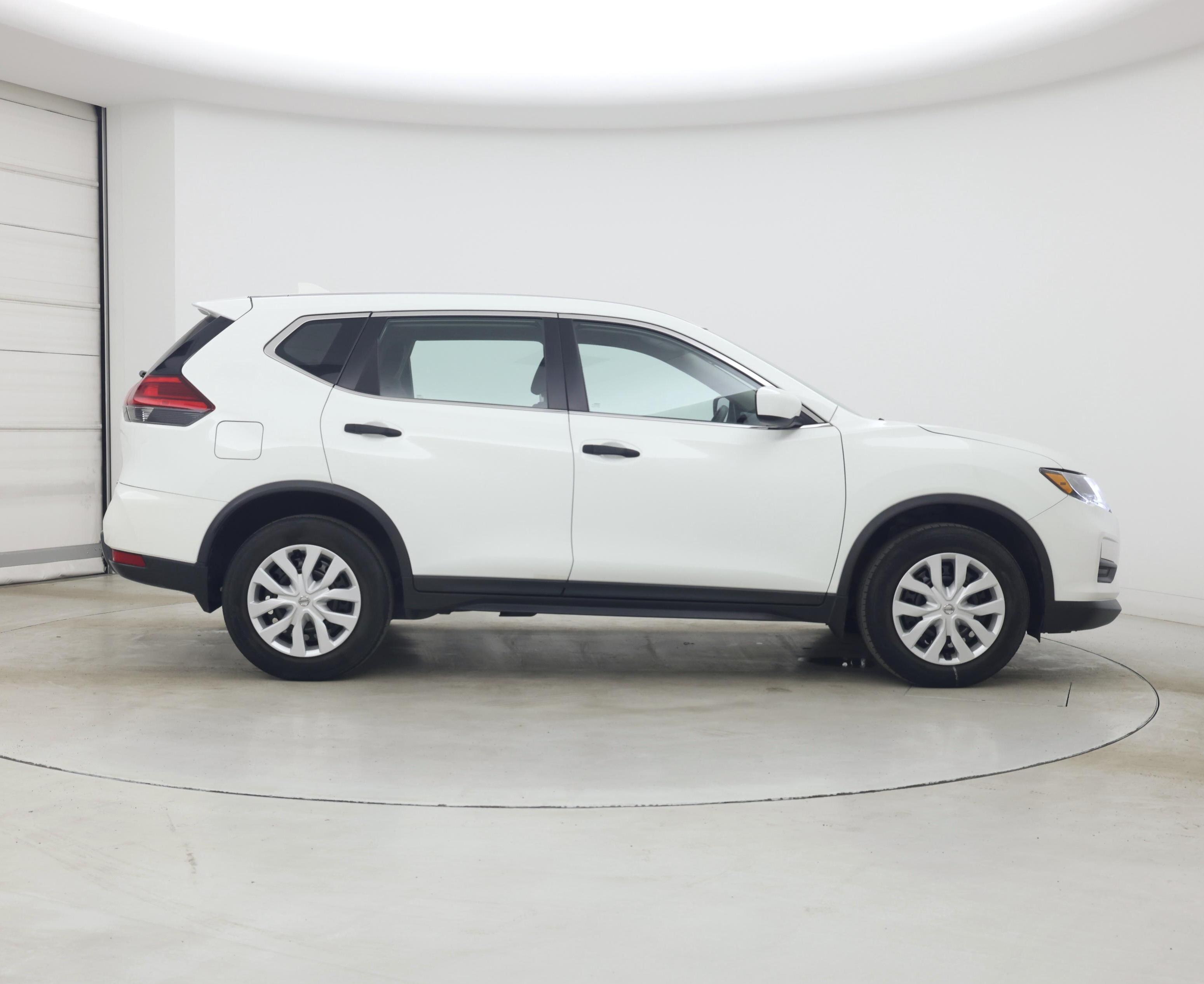 Thumbnail: 2017 Nissan Rogue - 7