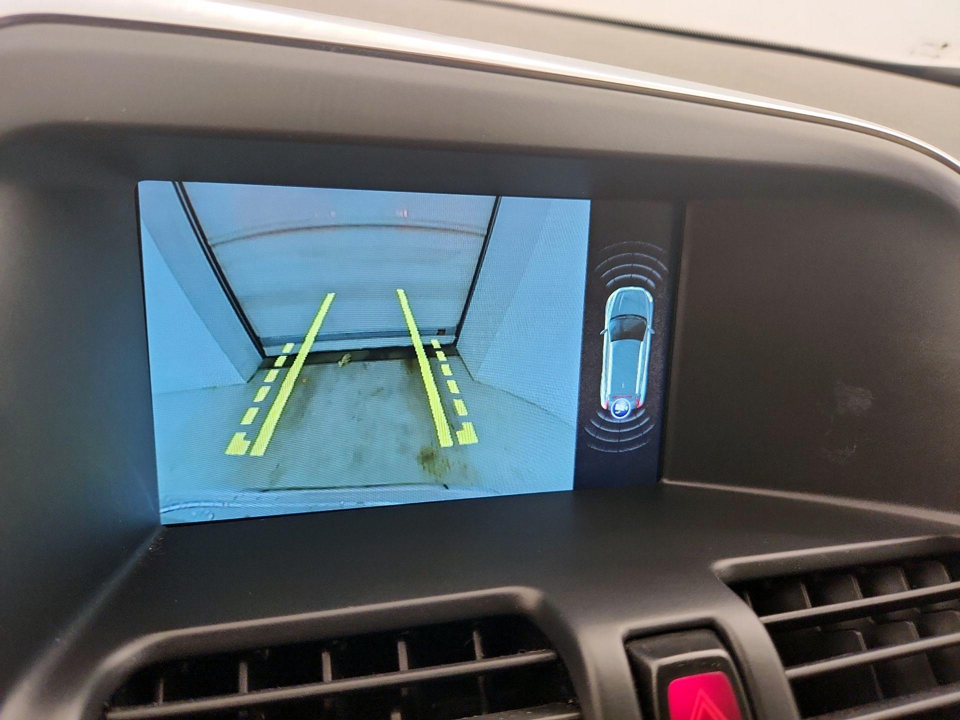 Thumbnail: 2016 Volvo XC60 - 15