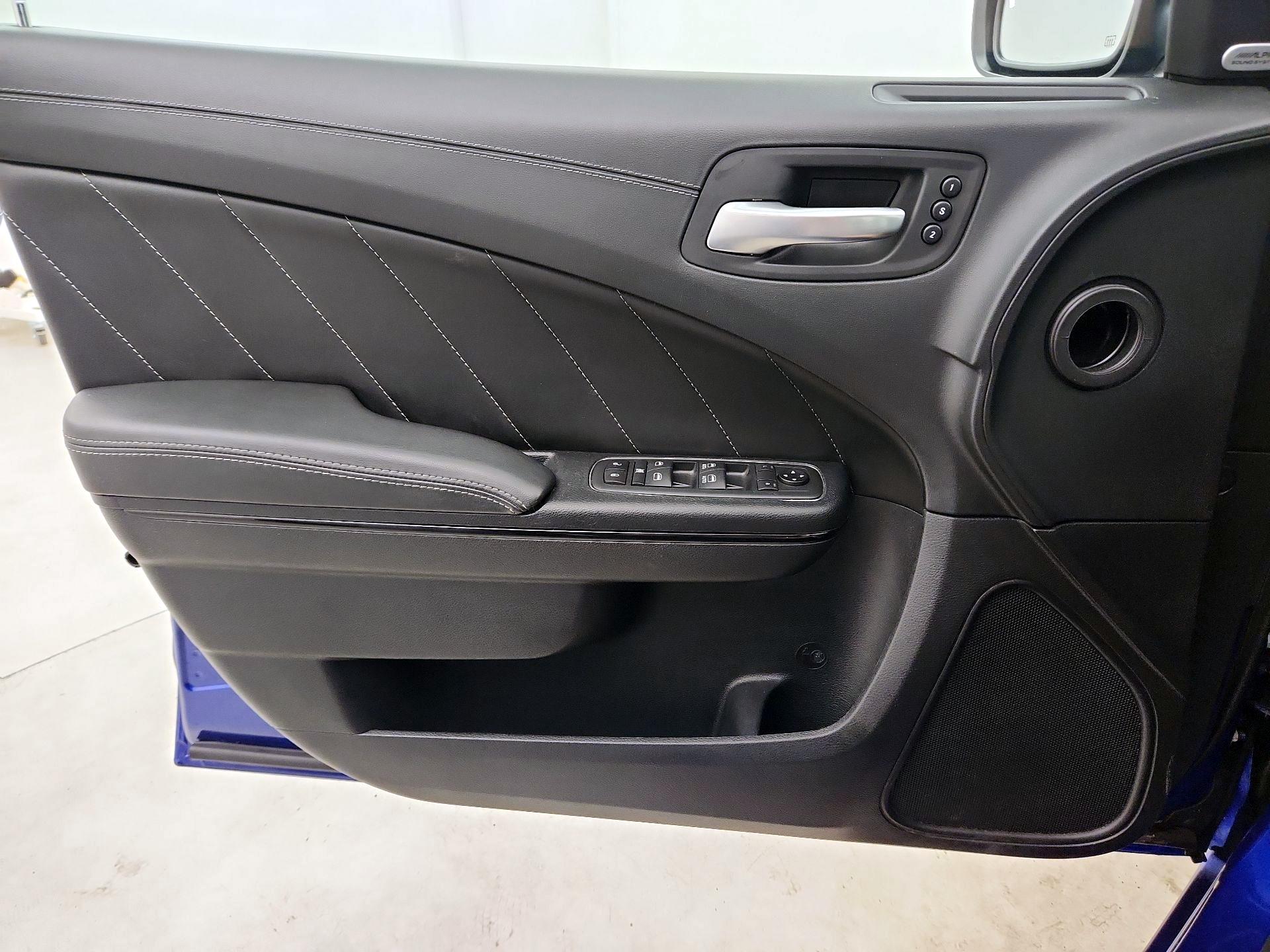 Thumbnail: 2020 Dodge Charger - 10