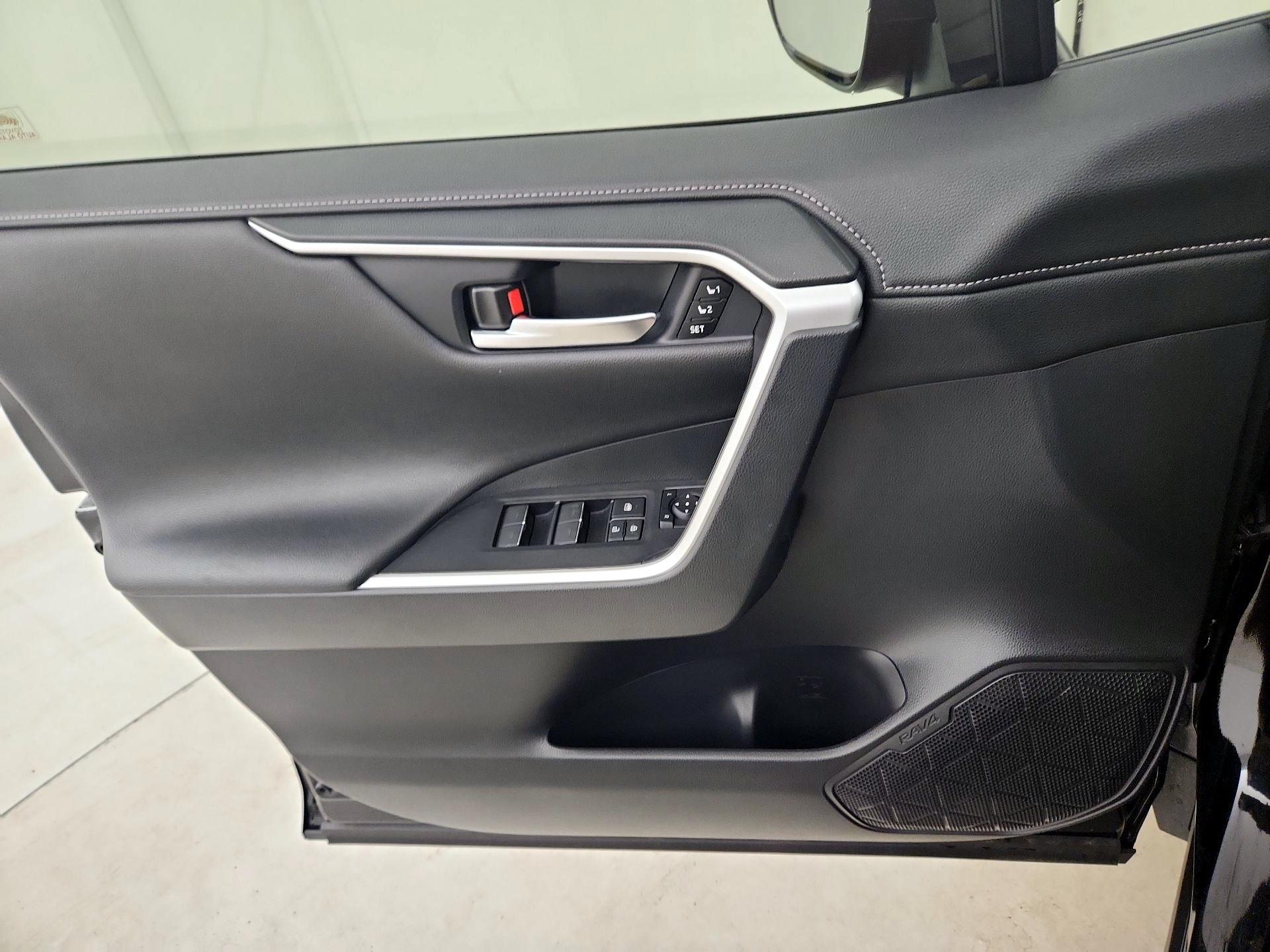 Thumbnail: 2024 Toyota RAV4 - 10