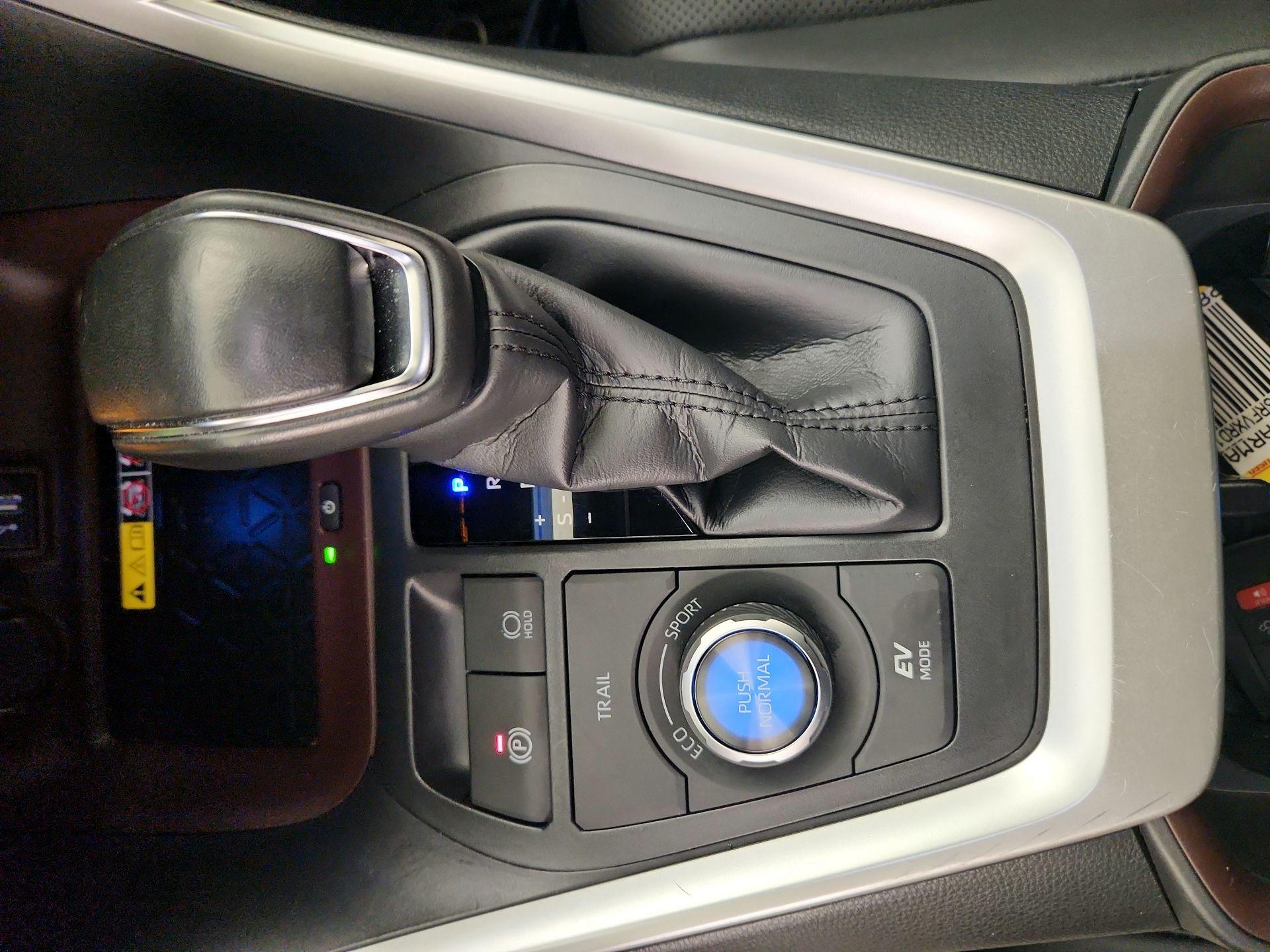 Thumbnail: 2024 Toyota RAV4 - 15