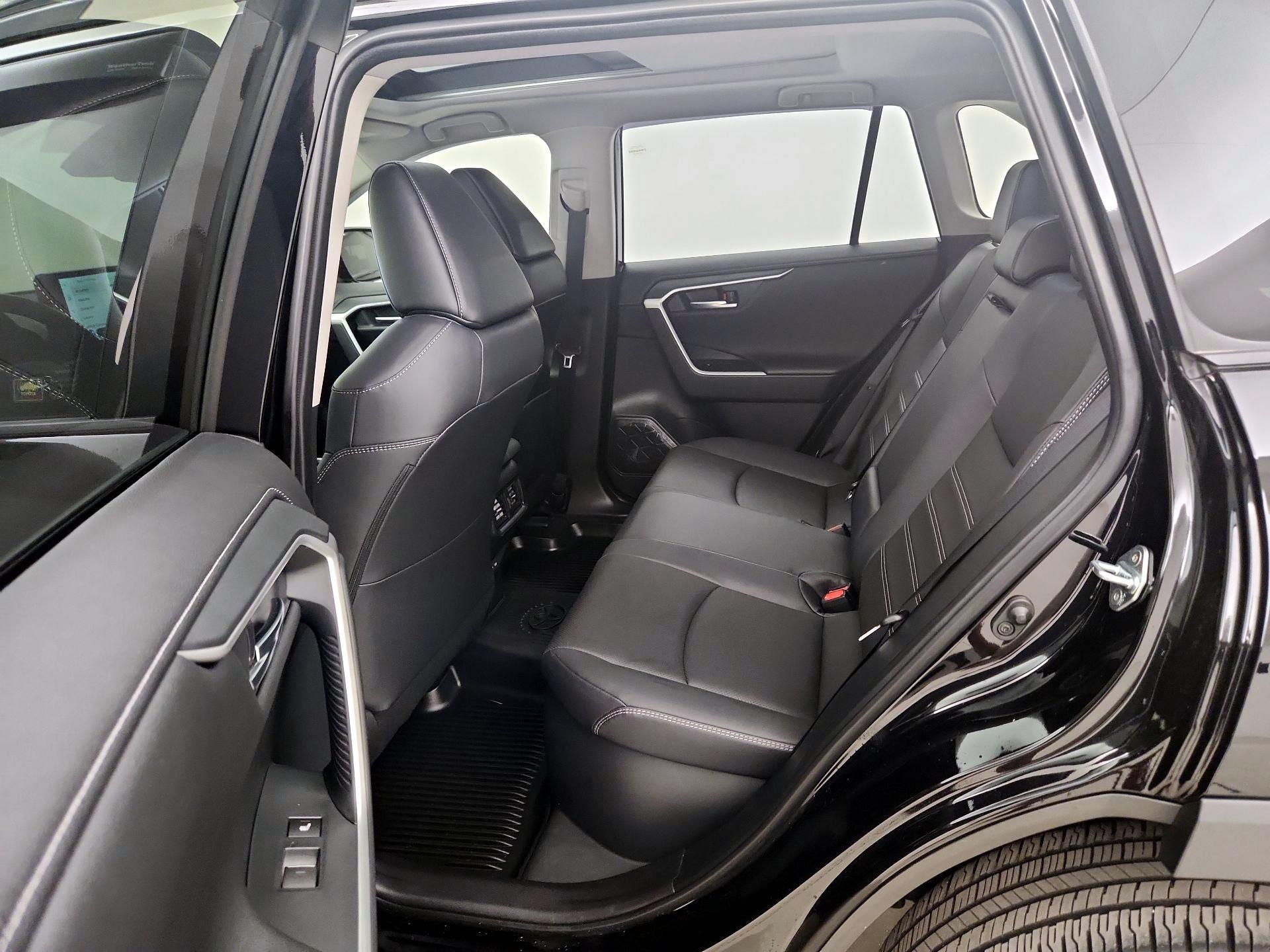 Thumbnail: 2024 Toyota RAV4 - 18