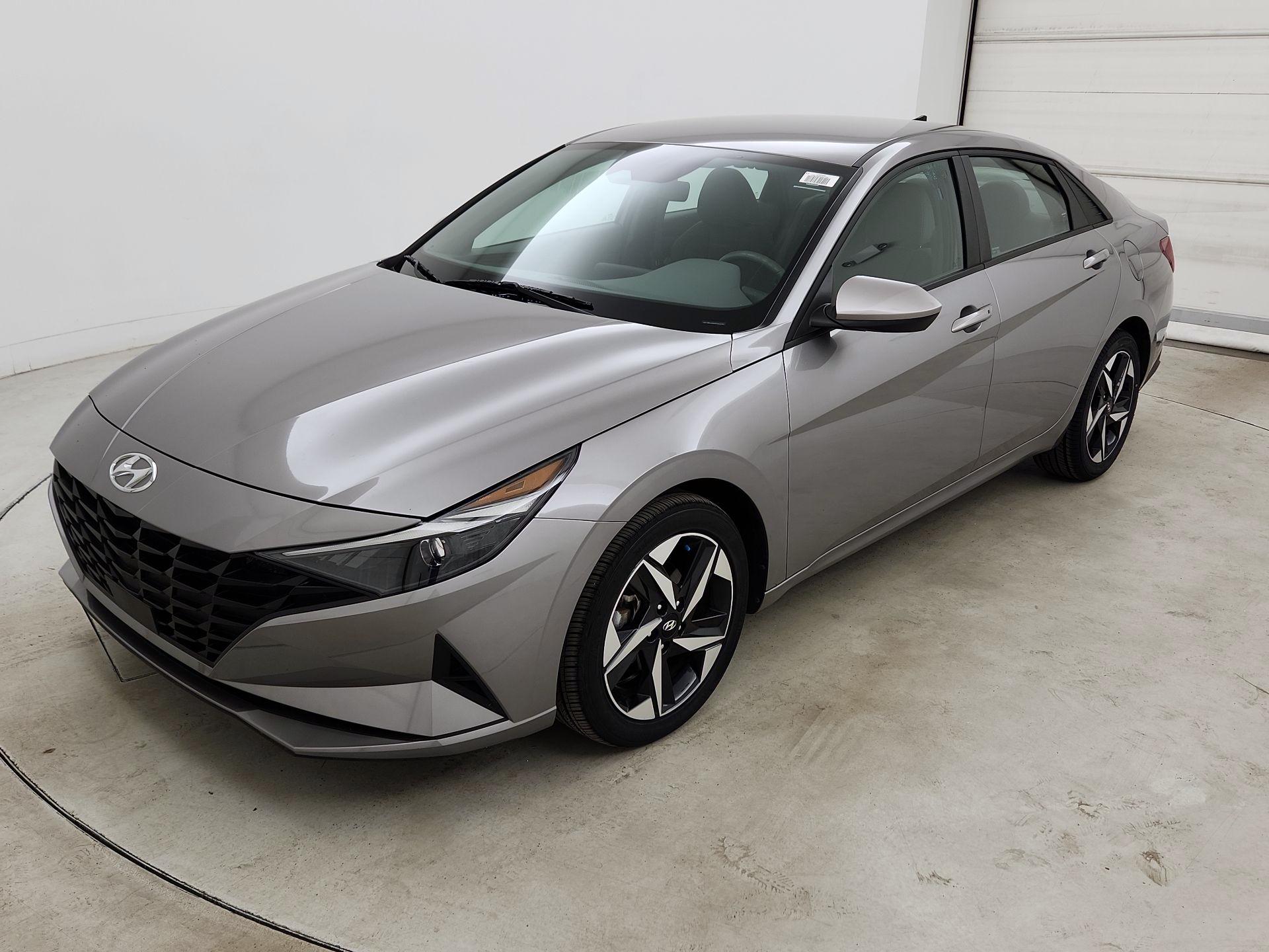 Thumbnail: 2023 Hyundai Elantra - 3