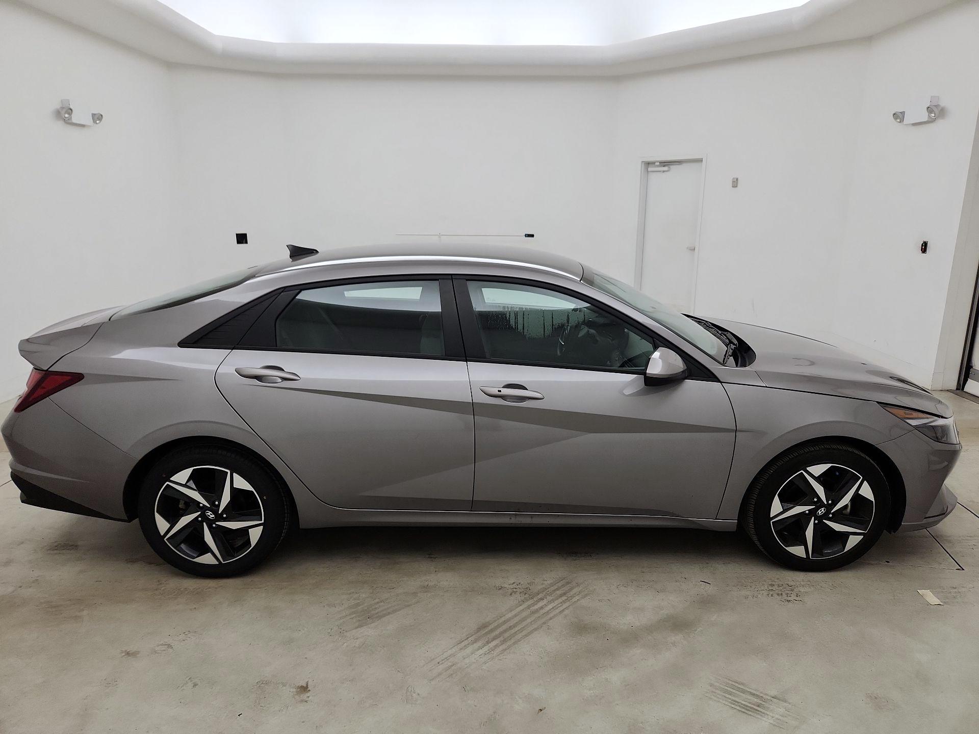 Thumbnail: 2023 Hyundai Elantra - 4