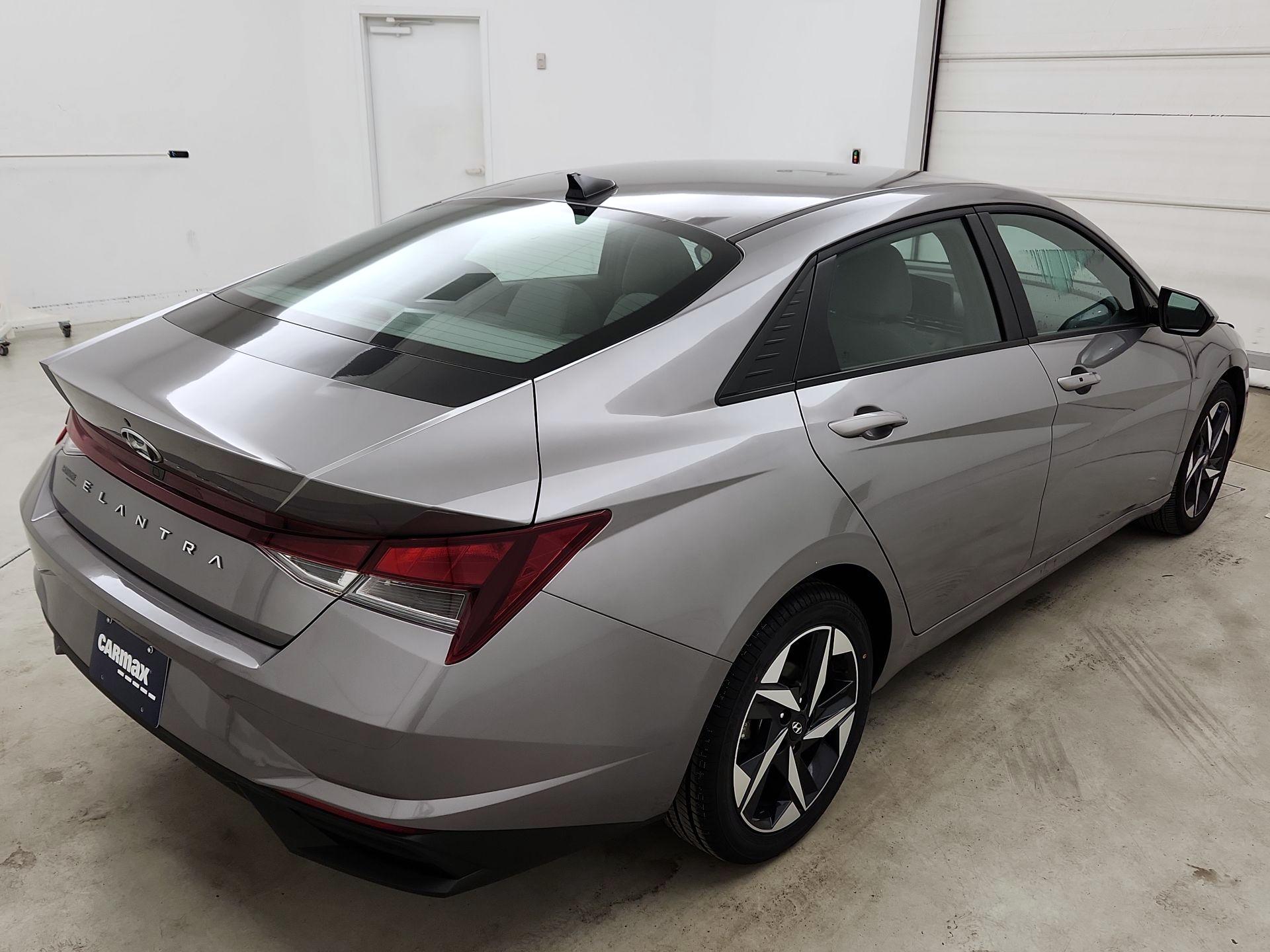 Thumbnail: 2023 Hyundai Elantra - 5